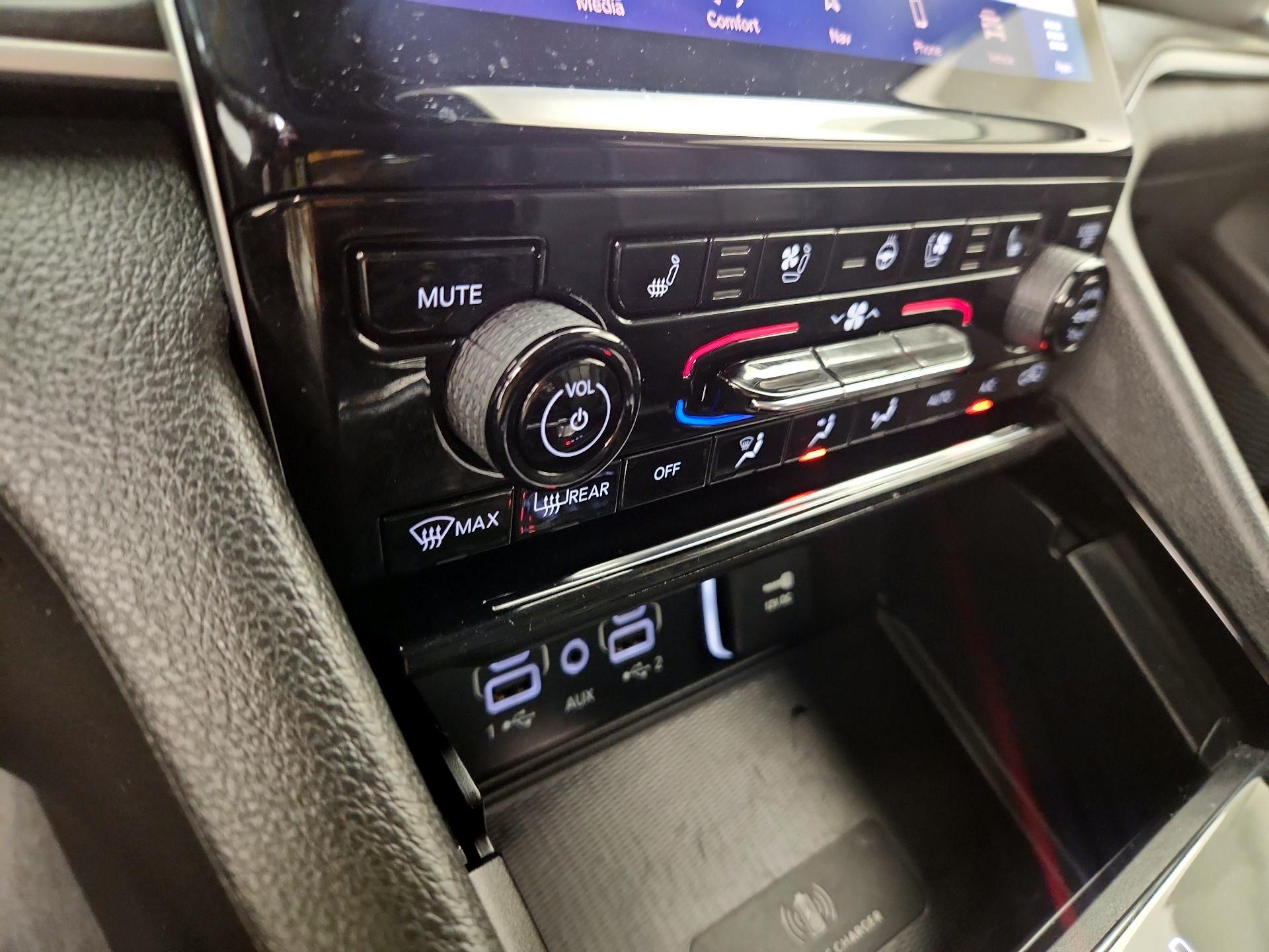 Thumbnail: 2023 Jeep Grand Cherokee L - 17