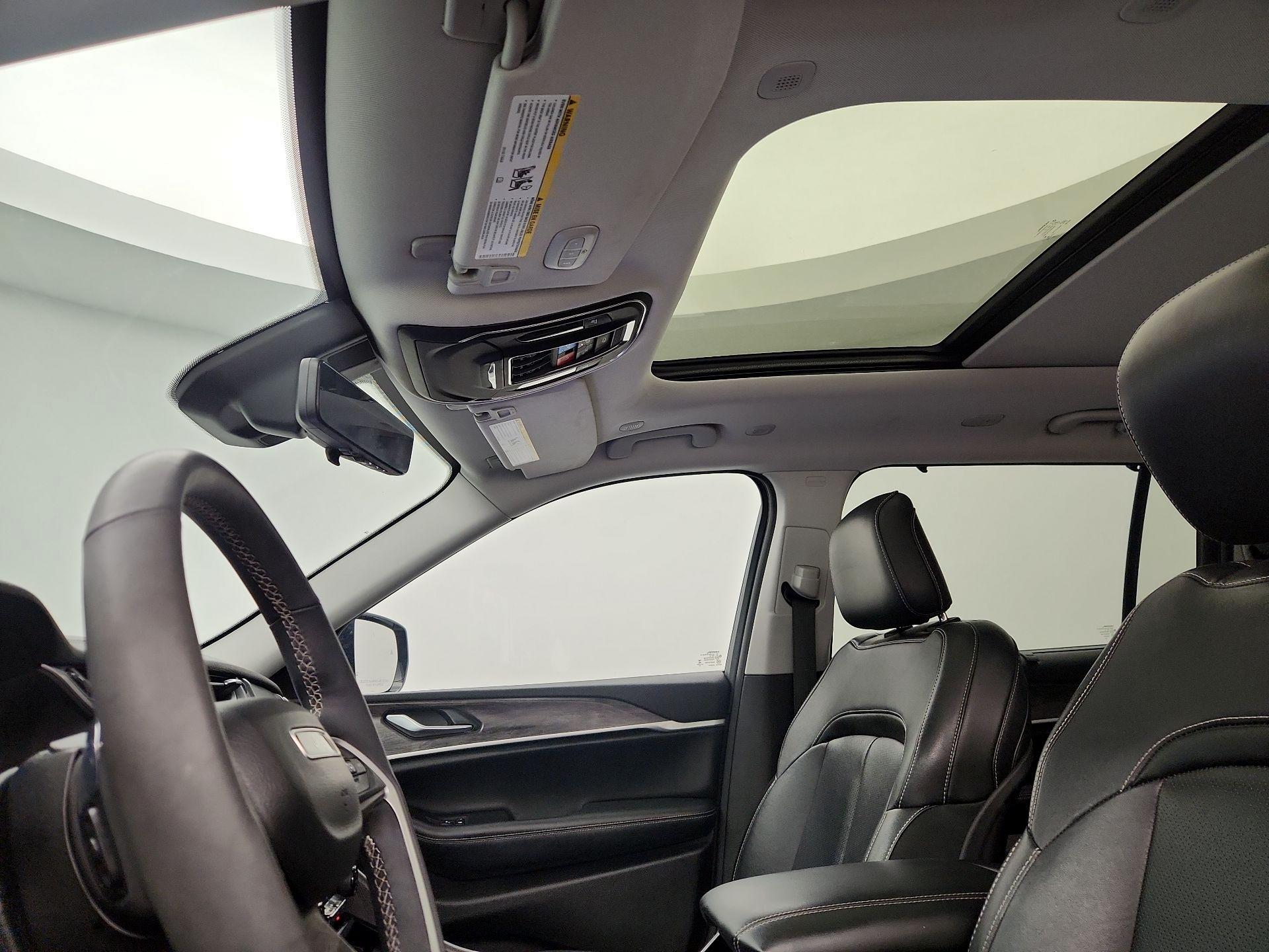 Thumbnail: 2023 Jeep Grand Cherokee L - 20