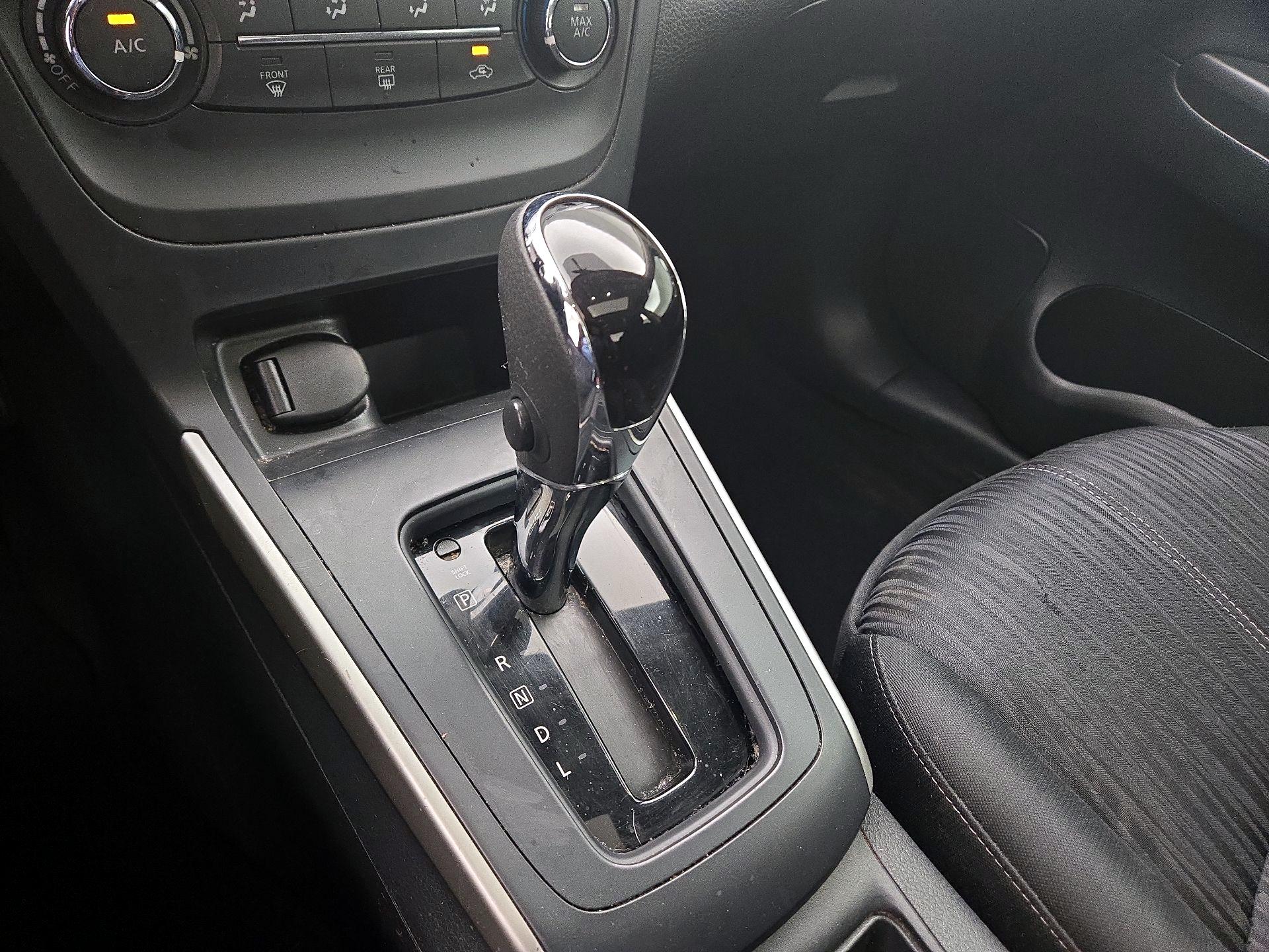 Thumbnail: 2017 Nissan Sentra - 17