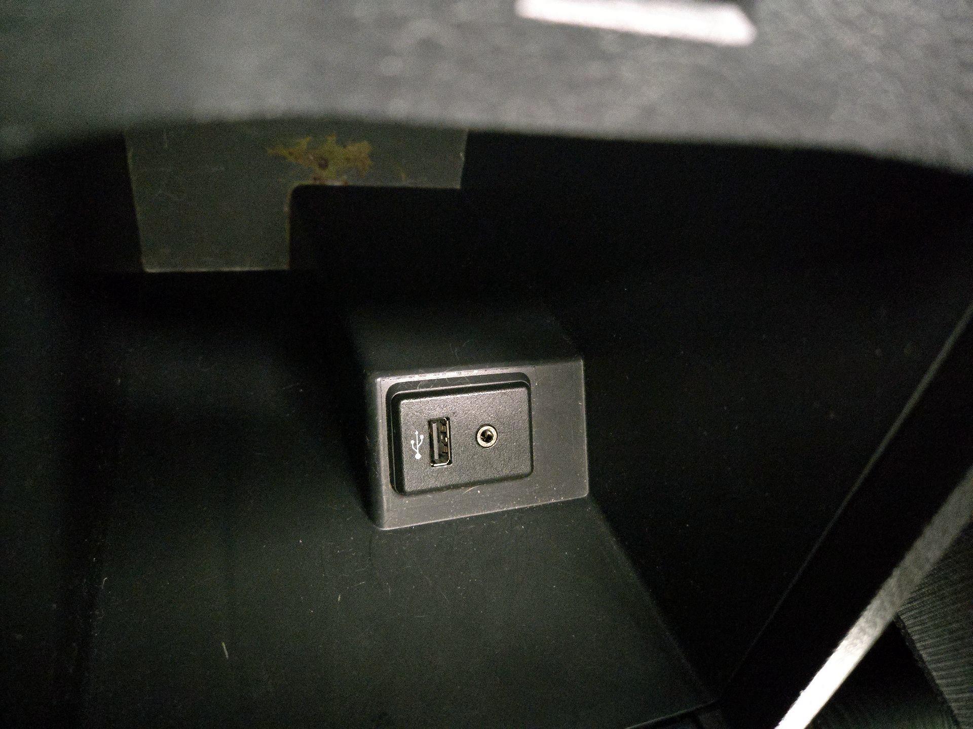 Thumbnail: 2017 Nissan Sentra - 18