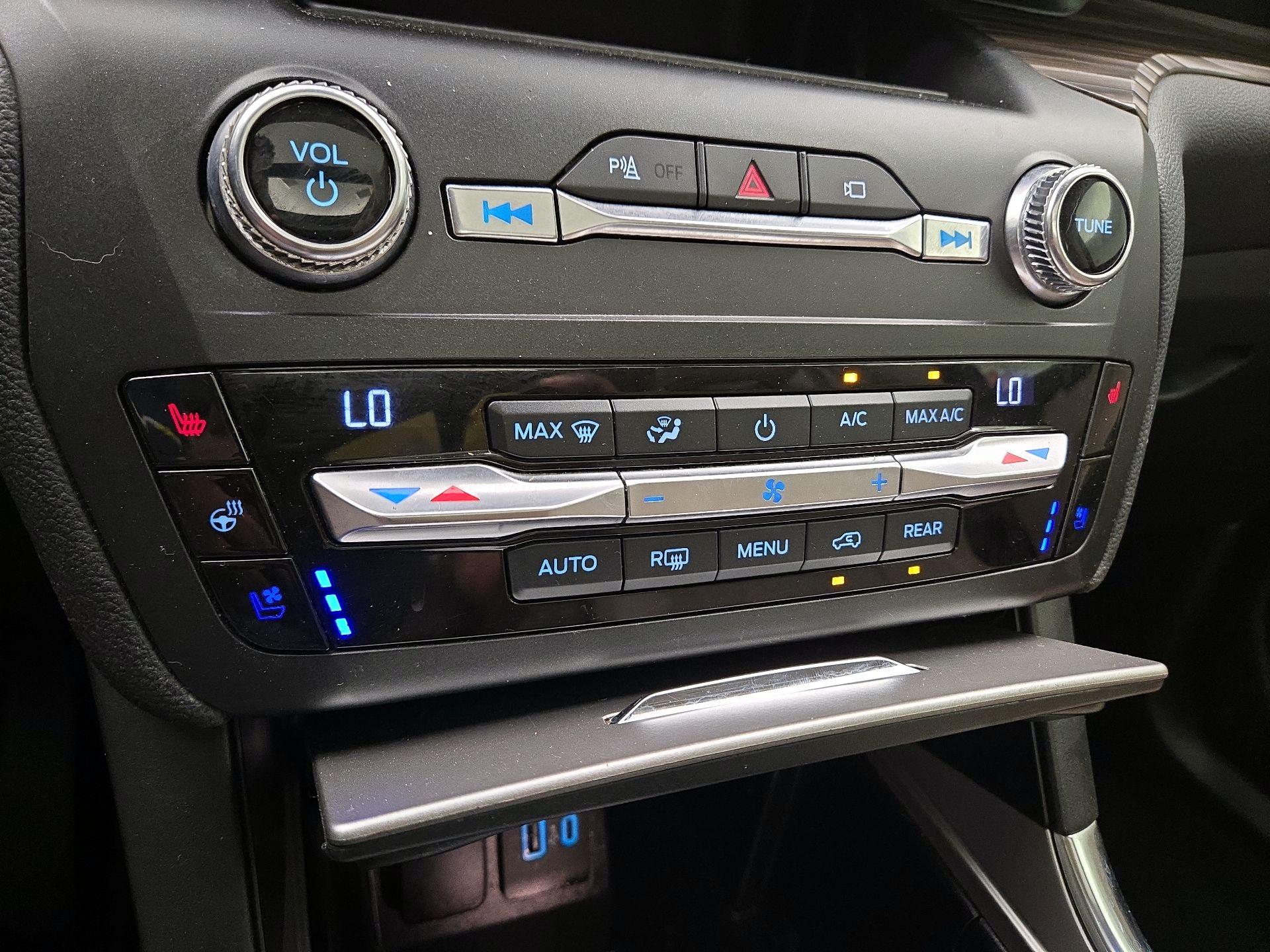 Thumbnail: 2020 Ford Explorer - 17