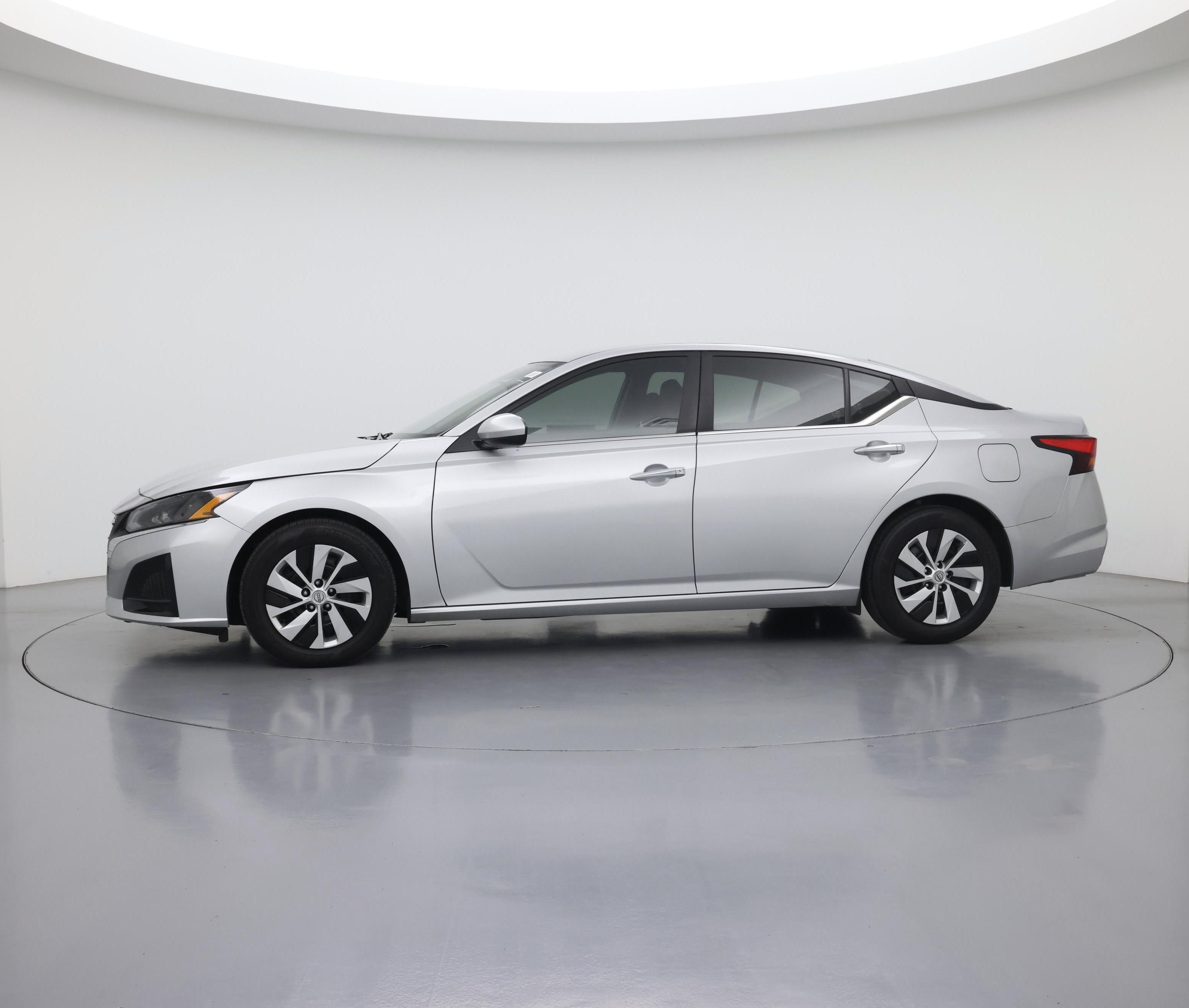 Thumbnail: 2023 Nissan Altima - 3