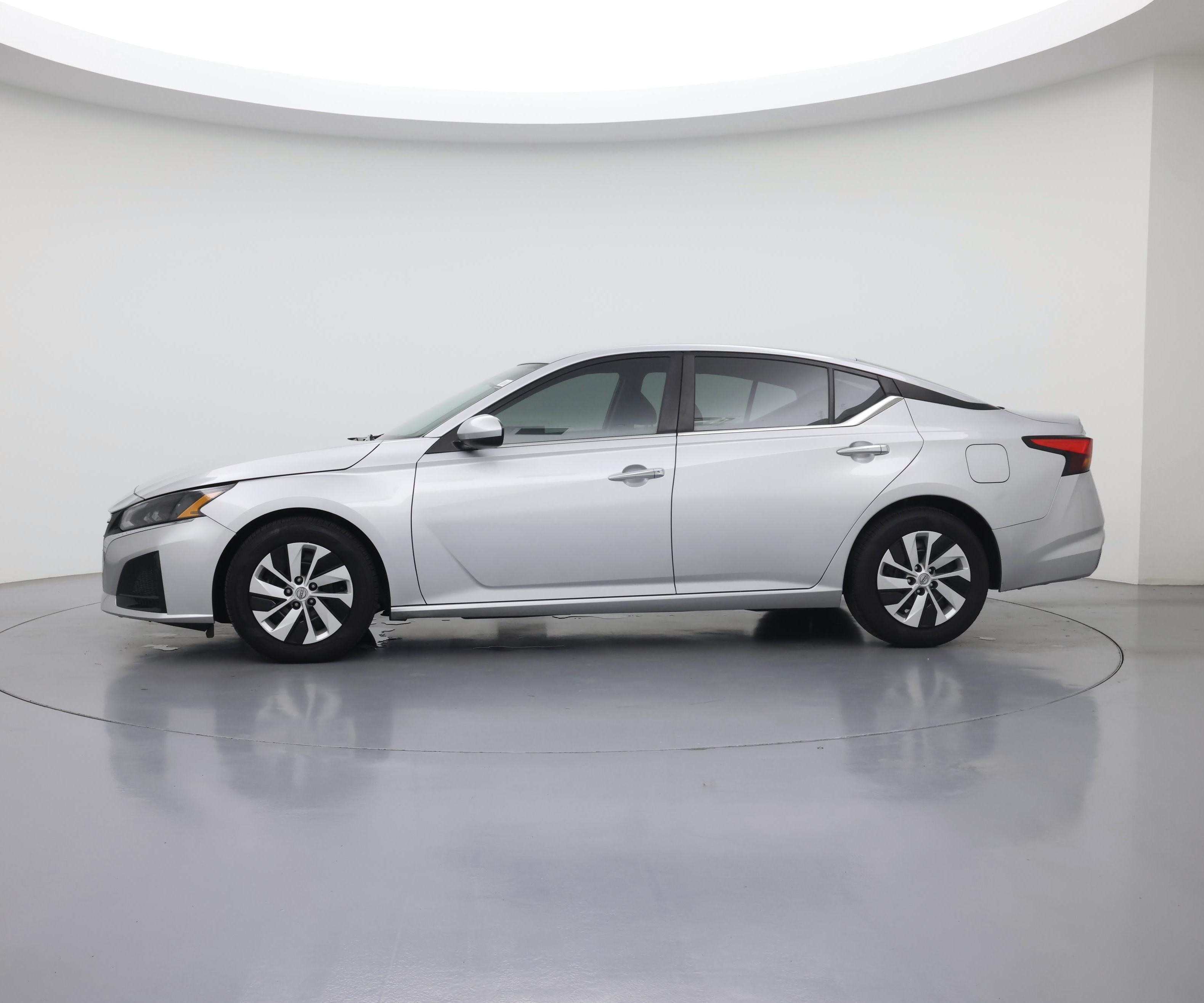 Thumbnail: 2023 Nissan Altima - 3