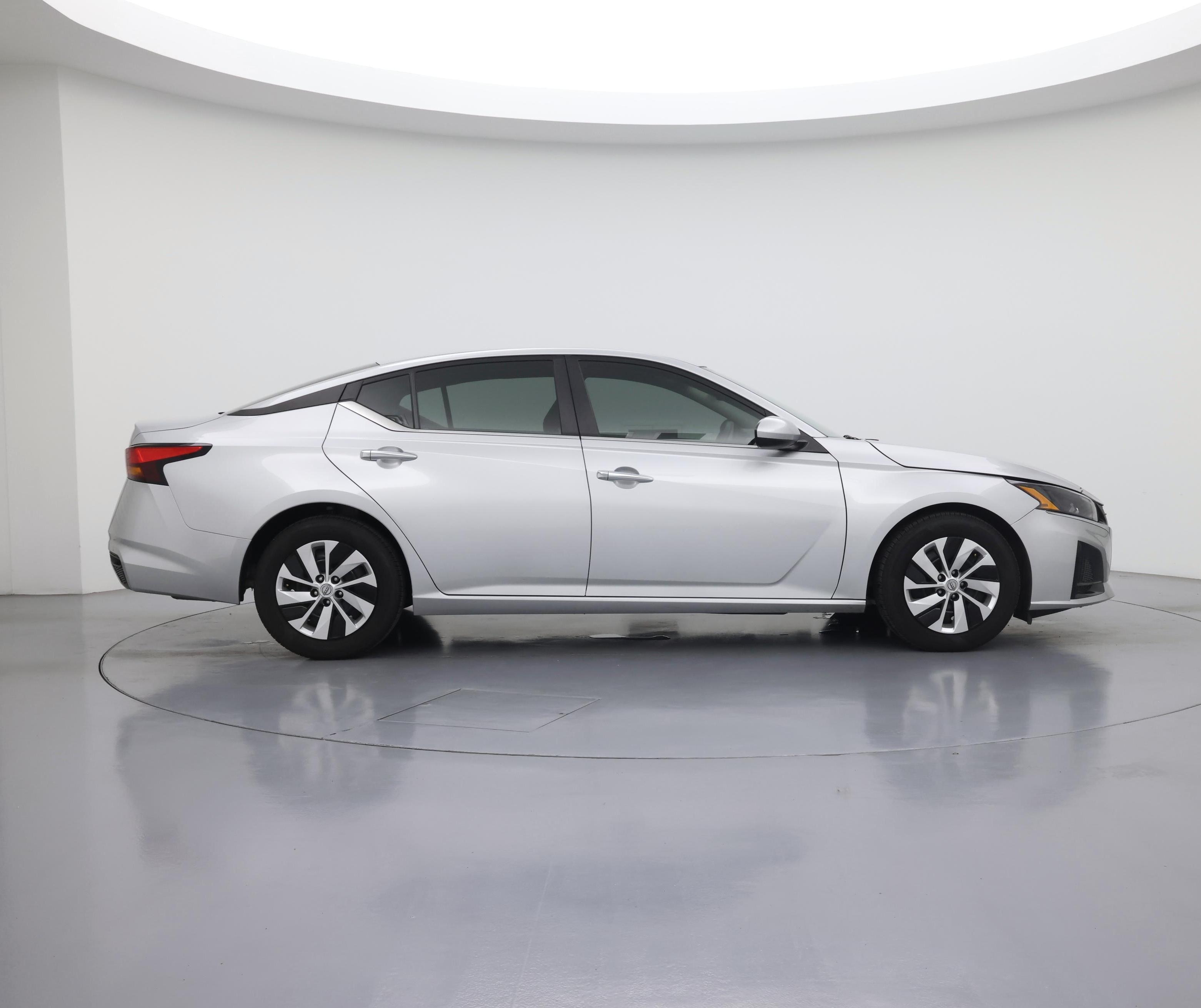 Thumbnail: 2023 Nissan Altima - 7