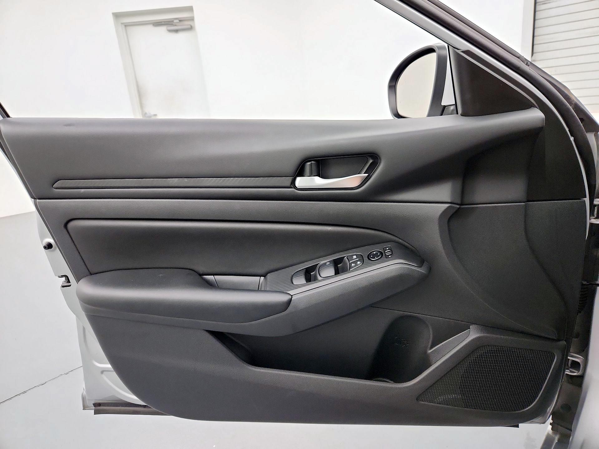 Thumbnail: 2022 Nissan Altima - 12