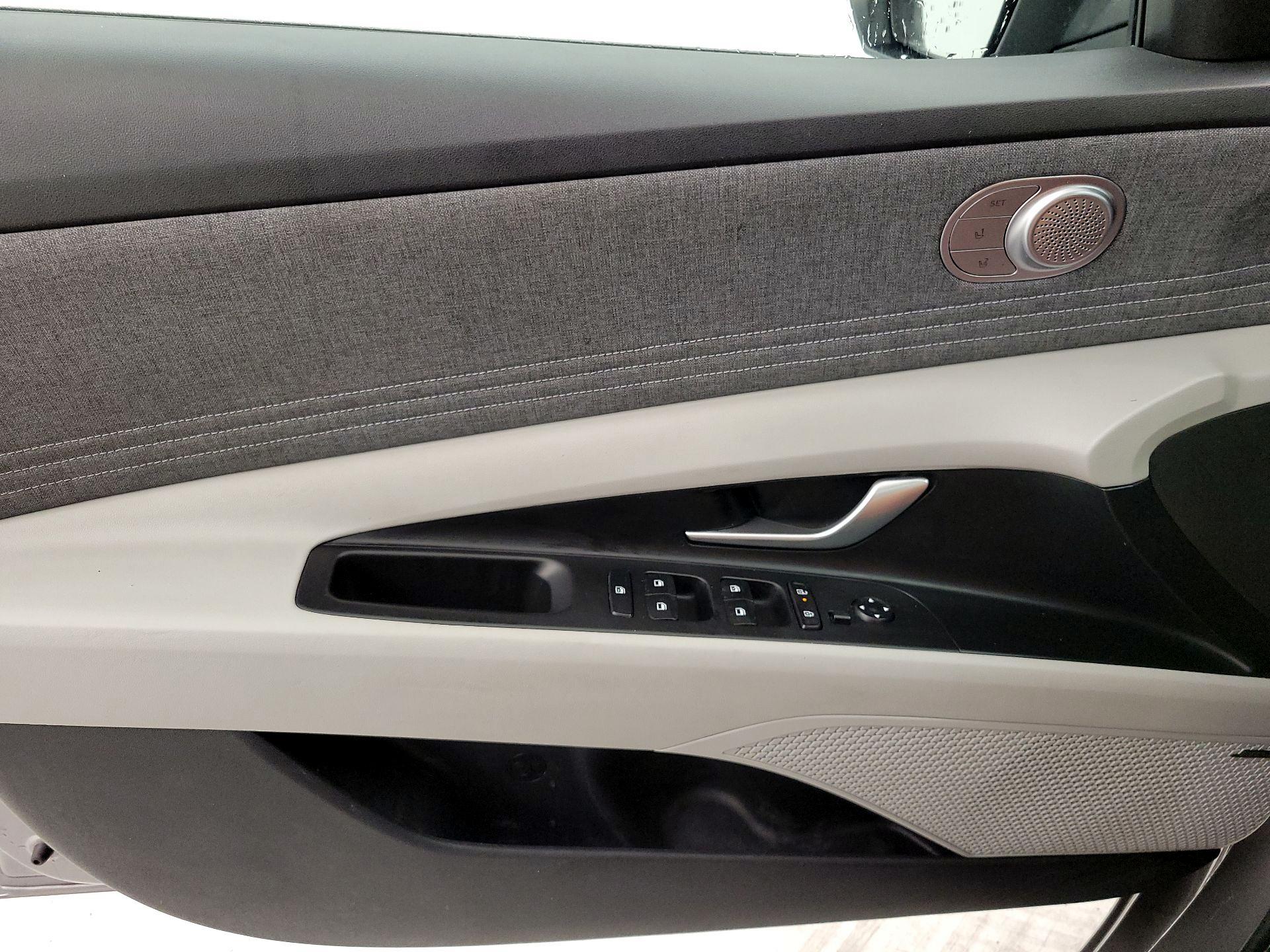 Thumbnail: 2024 Hyundai Elantra - 12