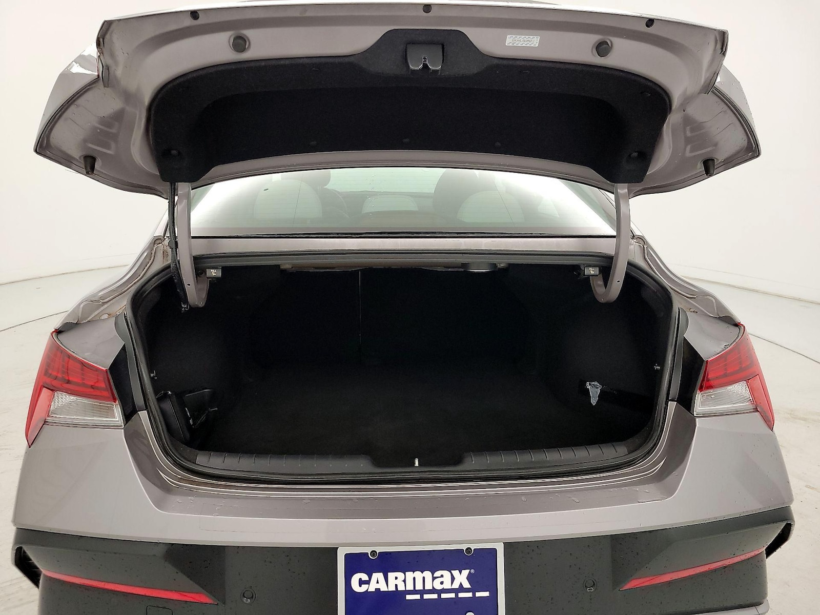 2024 Hyundai Elantra Limited - Photo 23