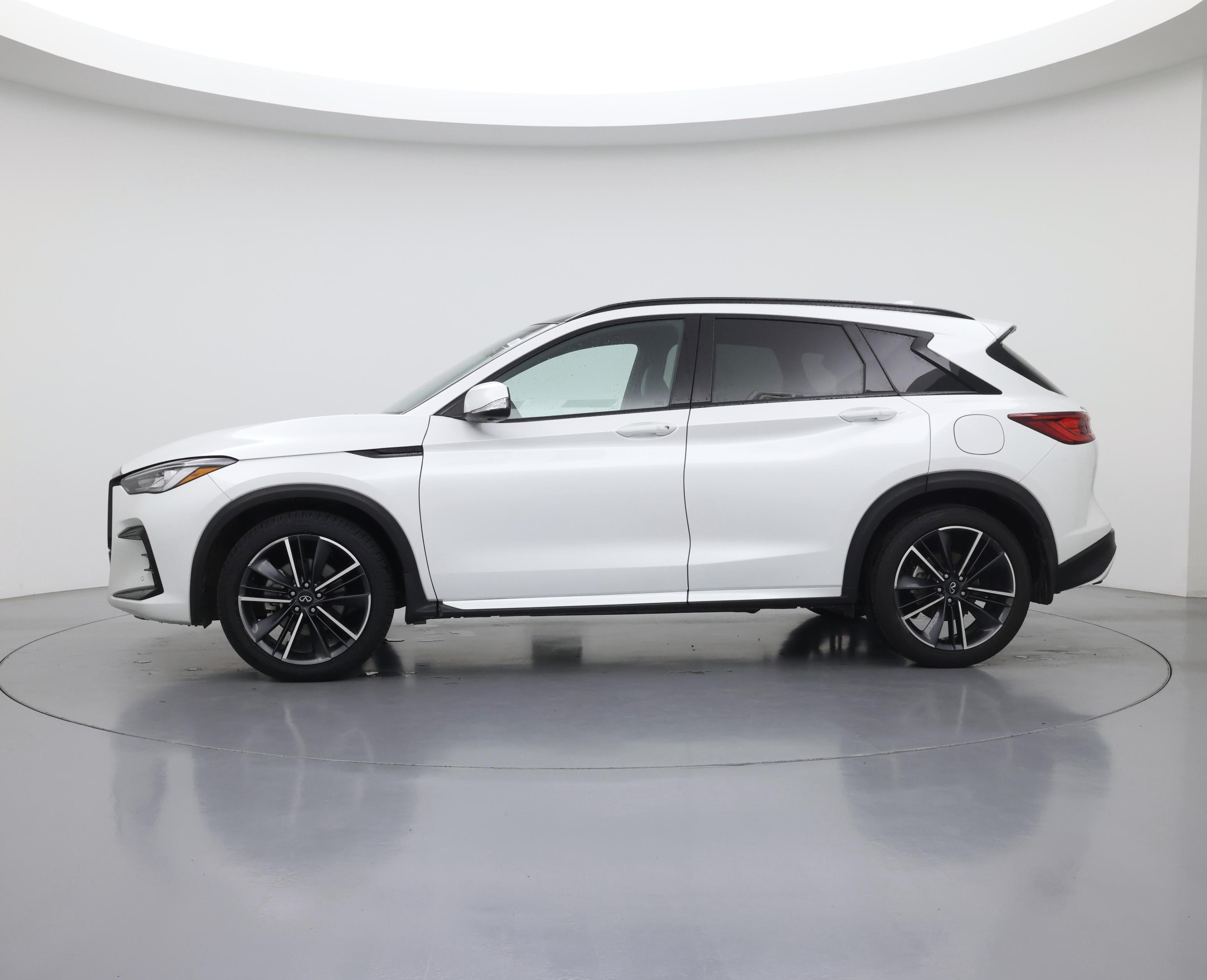 Thumbnail: 2024 INFINITI QX50 - 3