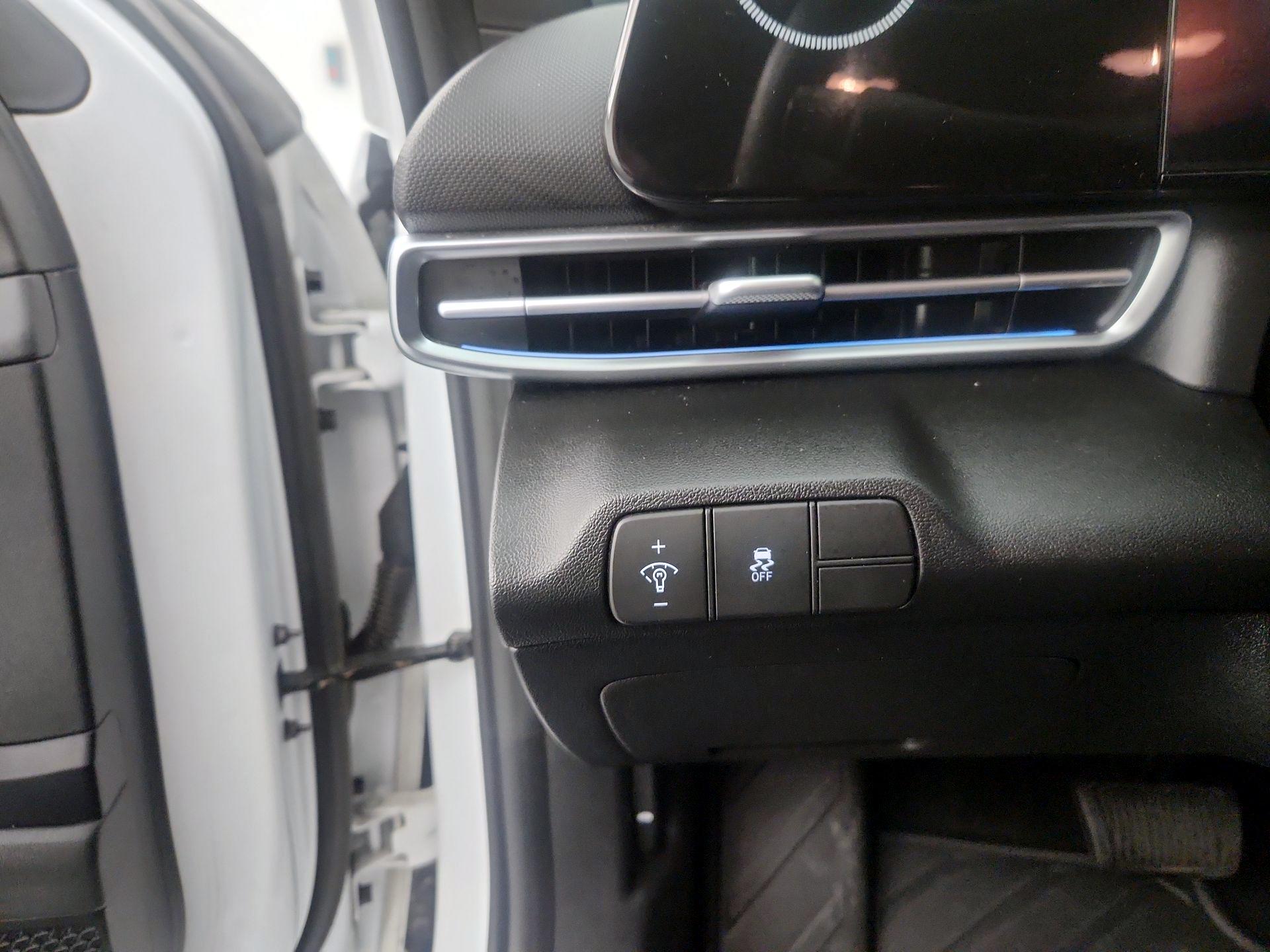 Thumbnail: 2024 Hyundai Elantra - 13