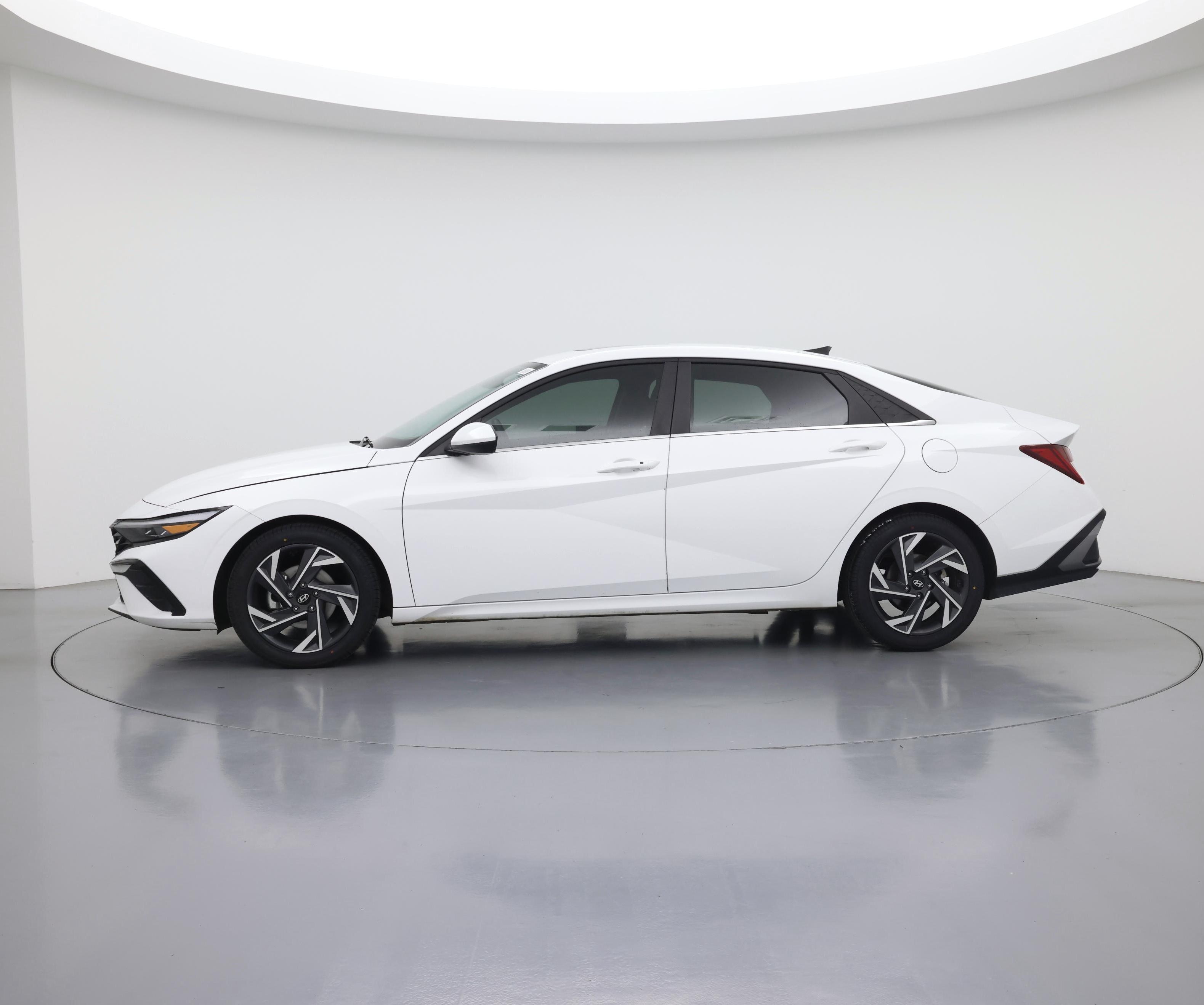 Thumbnail: 2024 Hyundai Elantra - 3