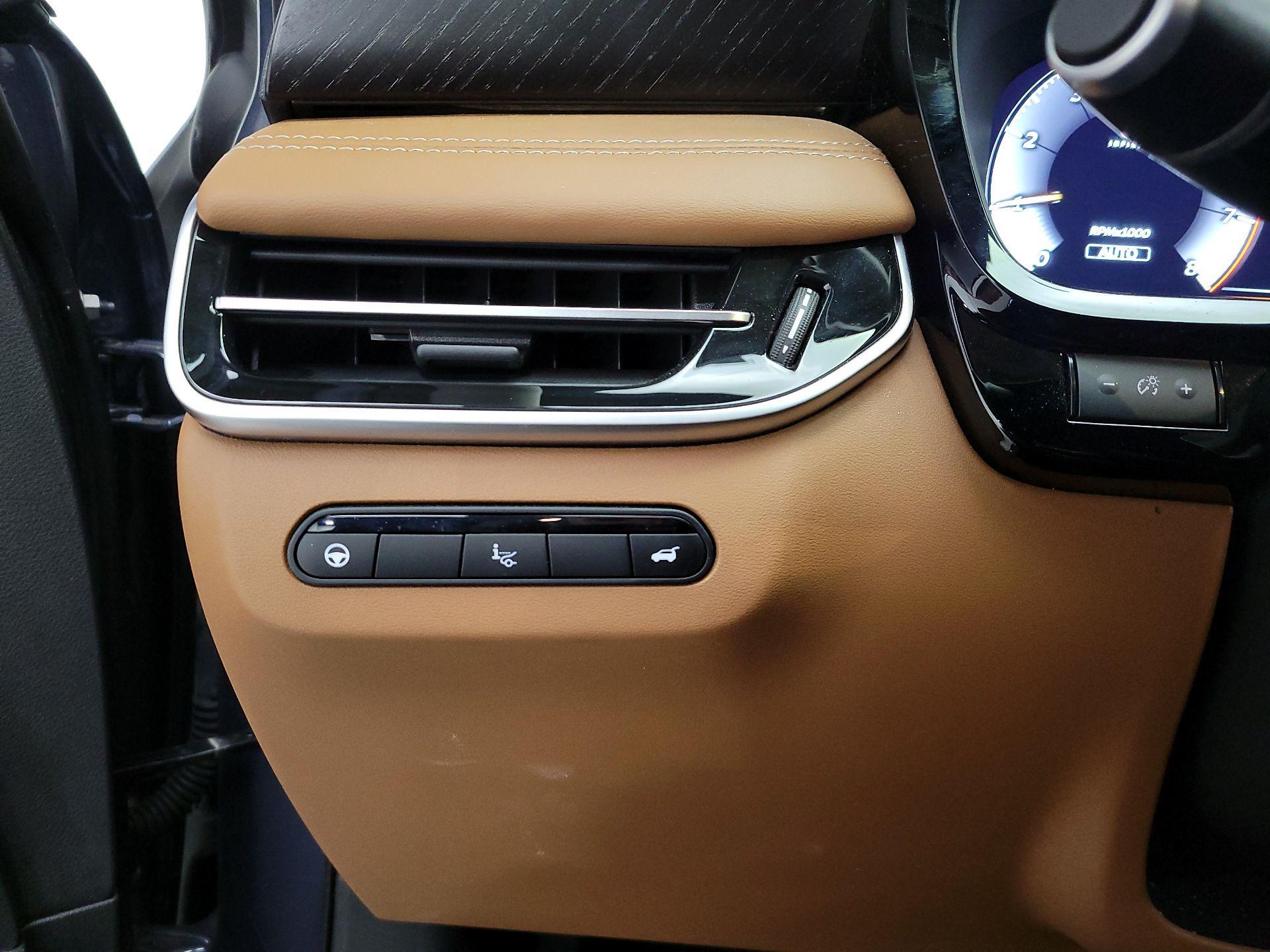 Thumbnail: 2023 INFINITI QX60 - 13