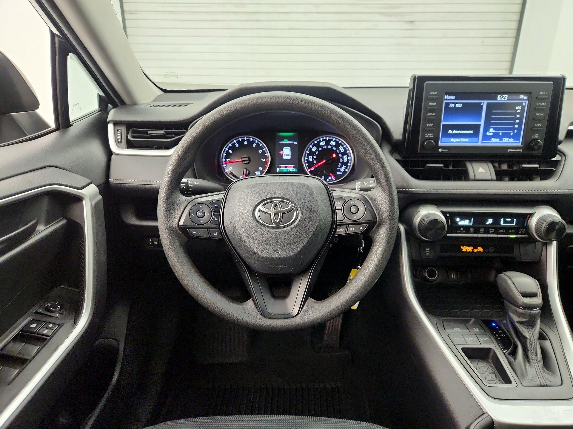 Thumbnail: 2022 Toyota RAV4 - 10