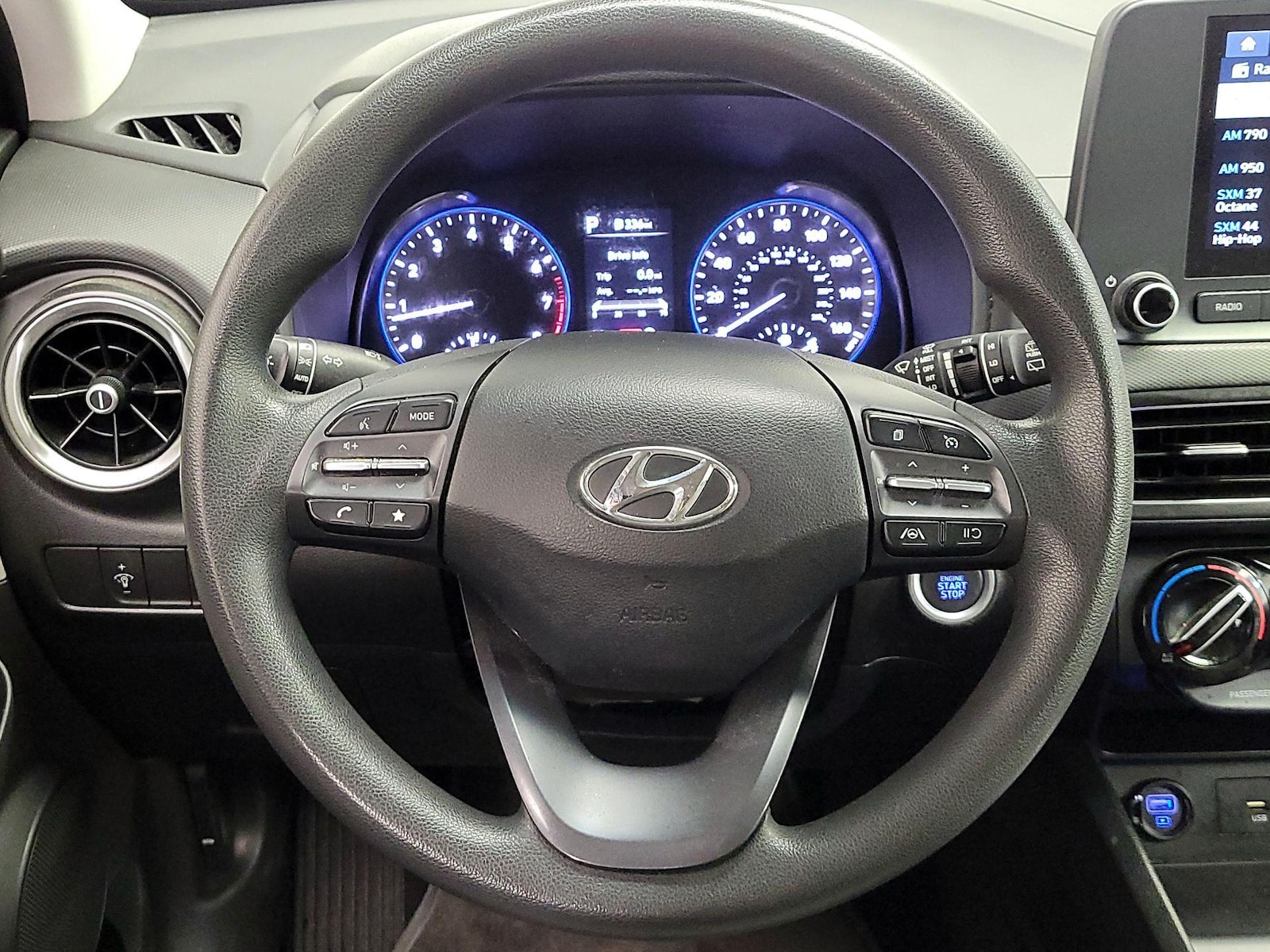 2023 Hyundai Kona SEL - Photo 11