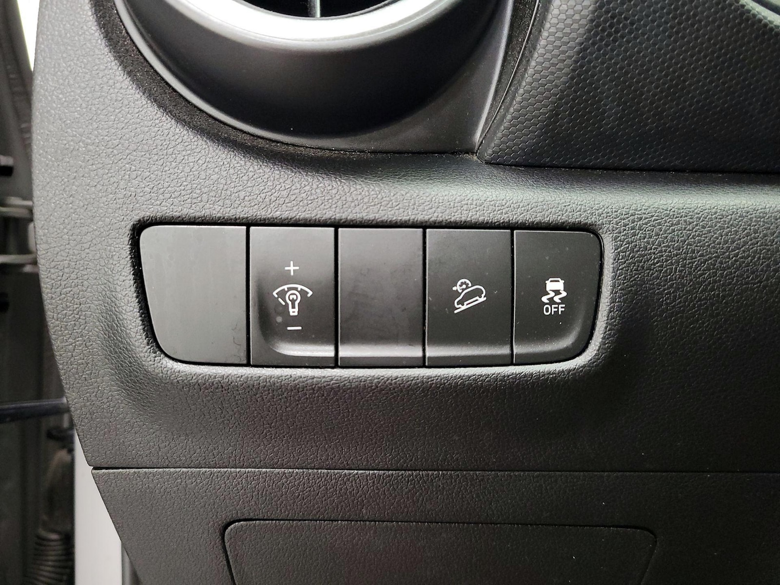 2023 Hyundai Kona SEL - Photo 14