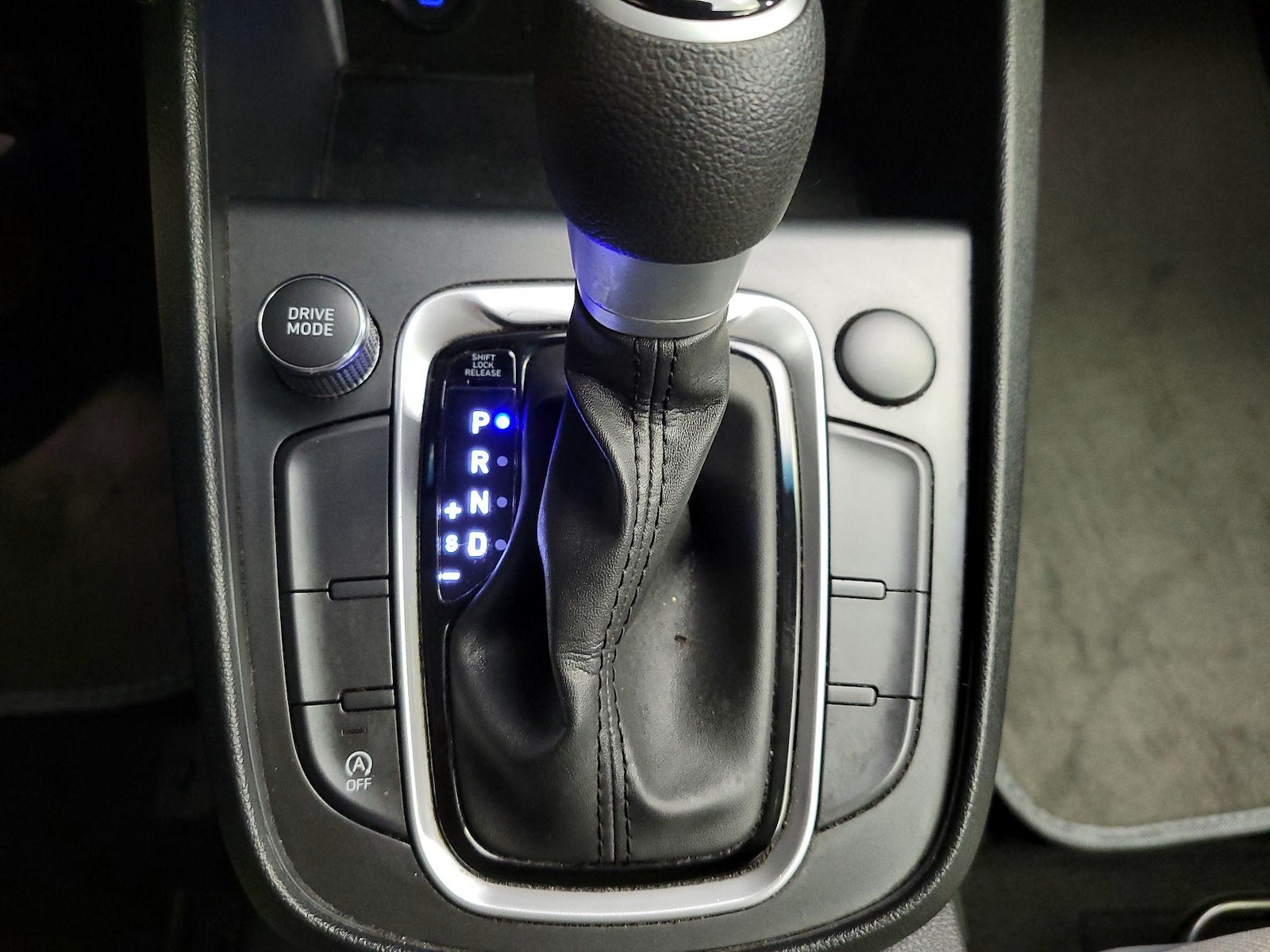 2023 Hyundai Kona SEL - Photo 18