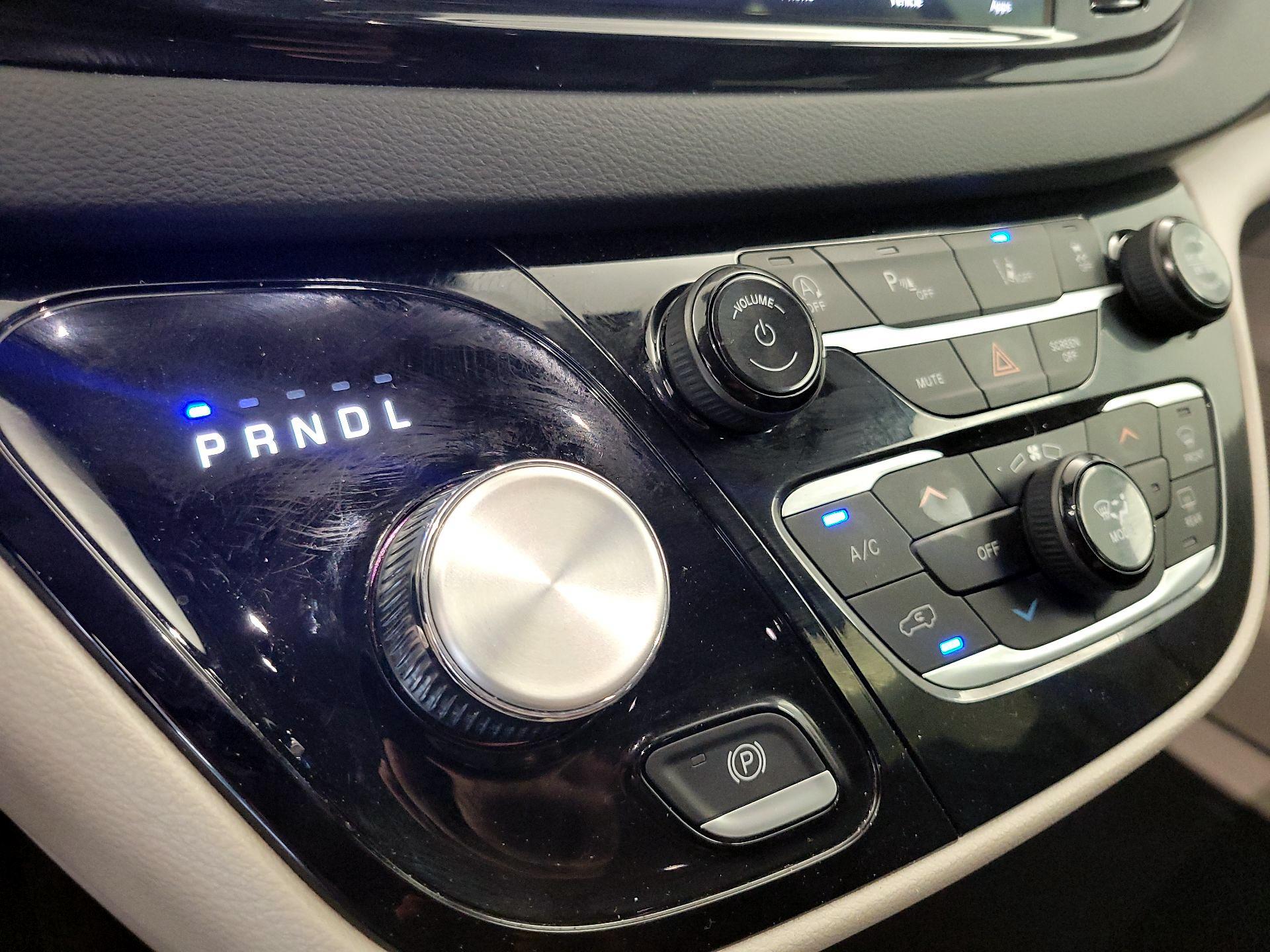 Thumbnail: 2023 Chrysler Pacifica - 17