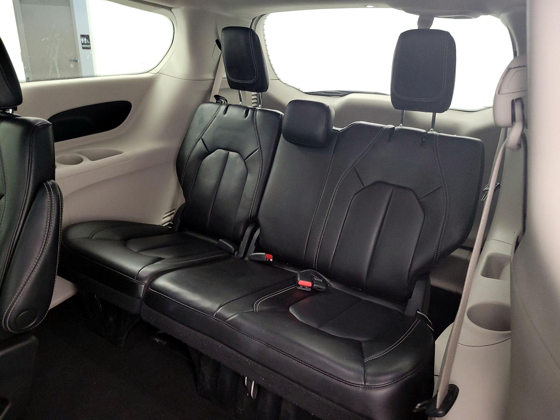 Thumbnail: 2023 Chrysler Pacifica - 20