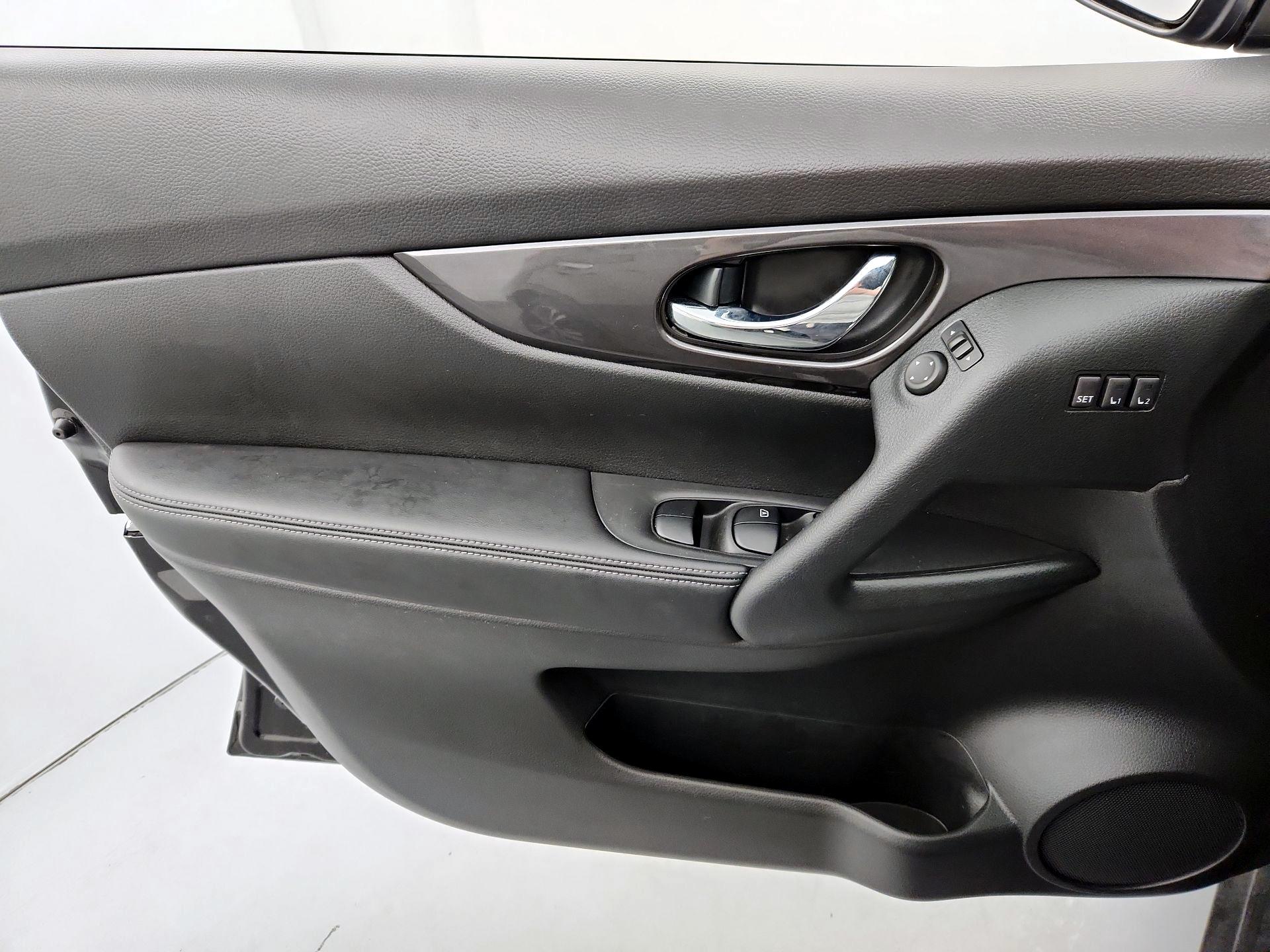 Thumbnail: 2020 Nissan Rogue - 12