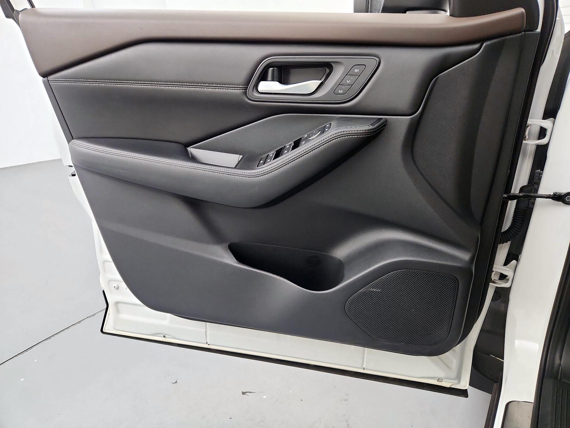 Thumbnail: 2023 Nissan Rogue - 12