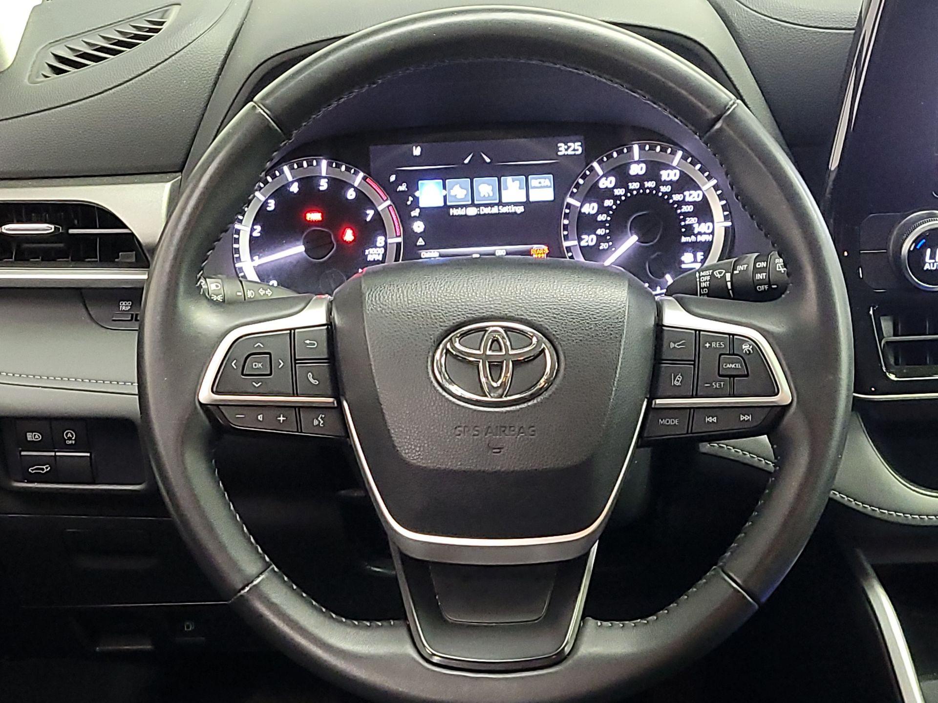 Thumbnail: 2024 Toyota Highlander - 10
