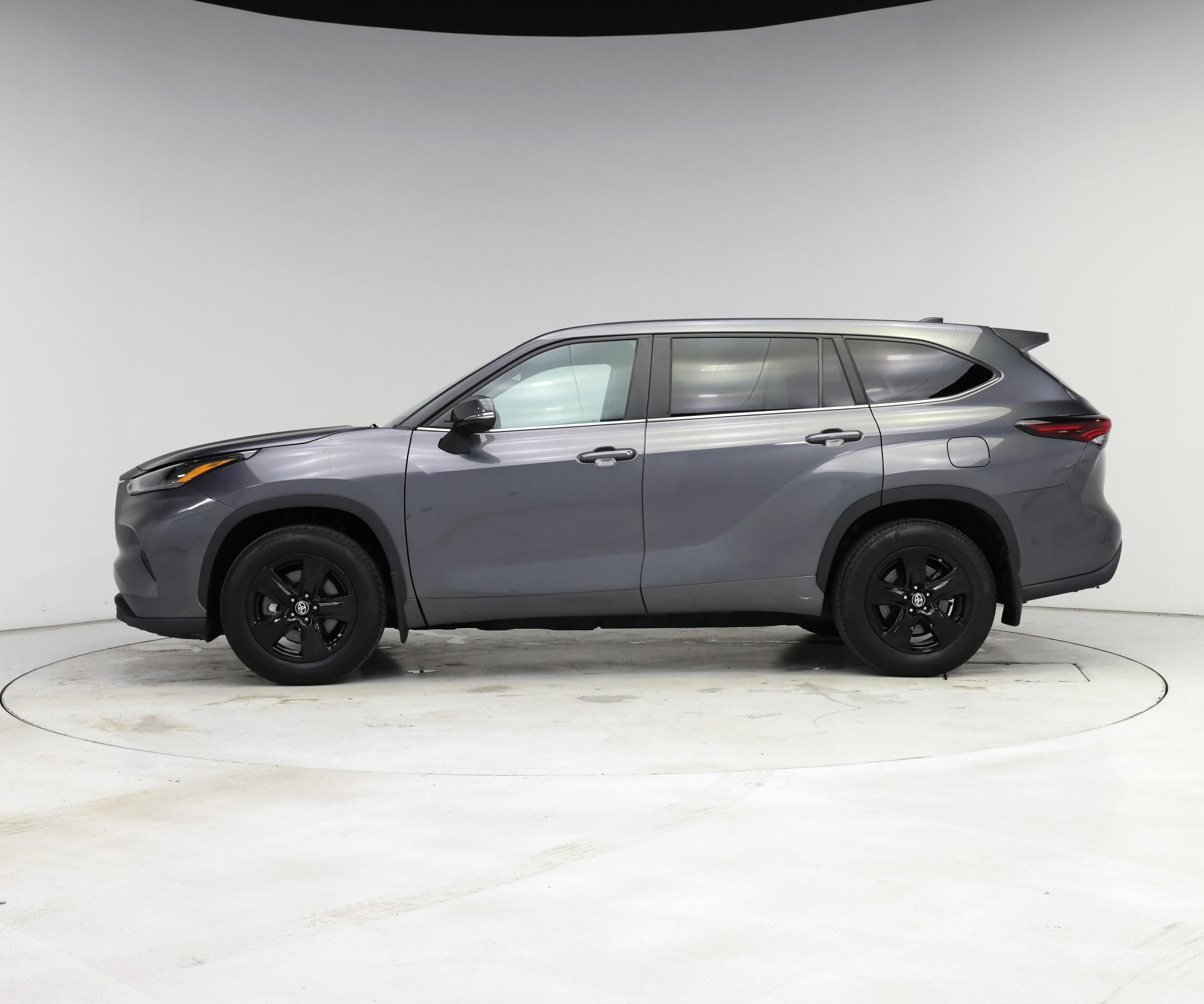 Thumbnail: 2024 Toyota Highlander - 3