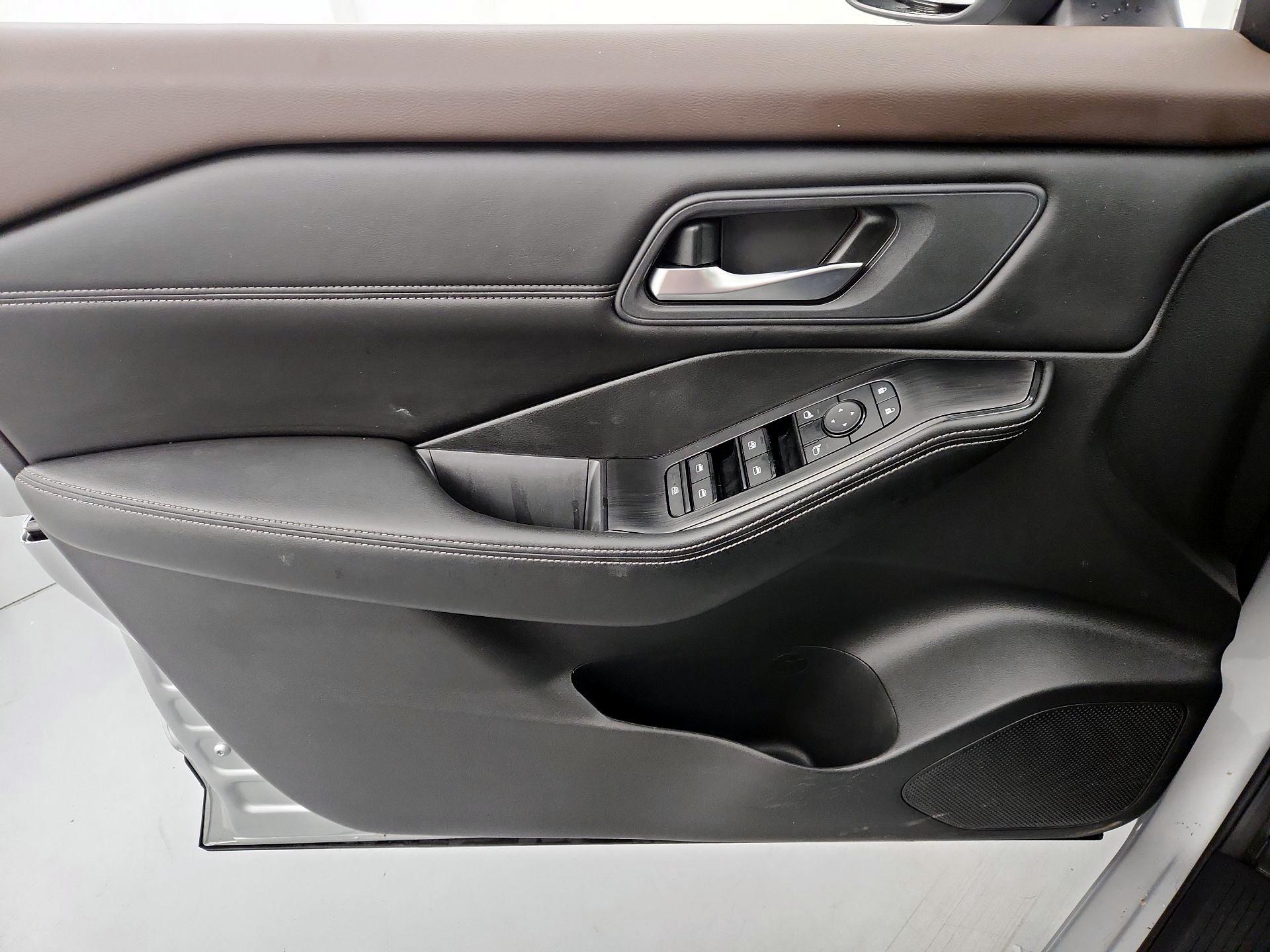 Thumbnail: 2023 Nissan Rogue - 12