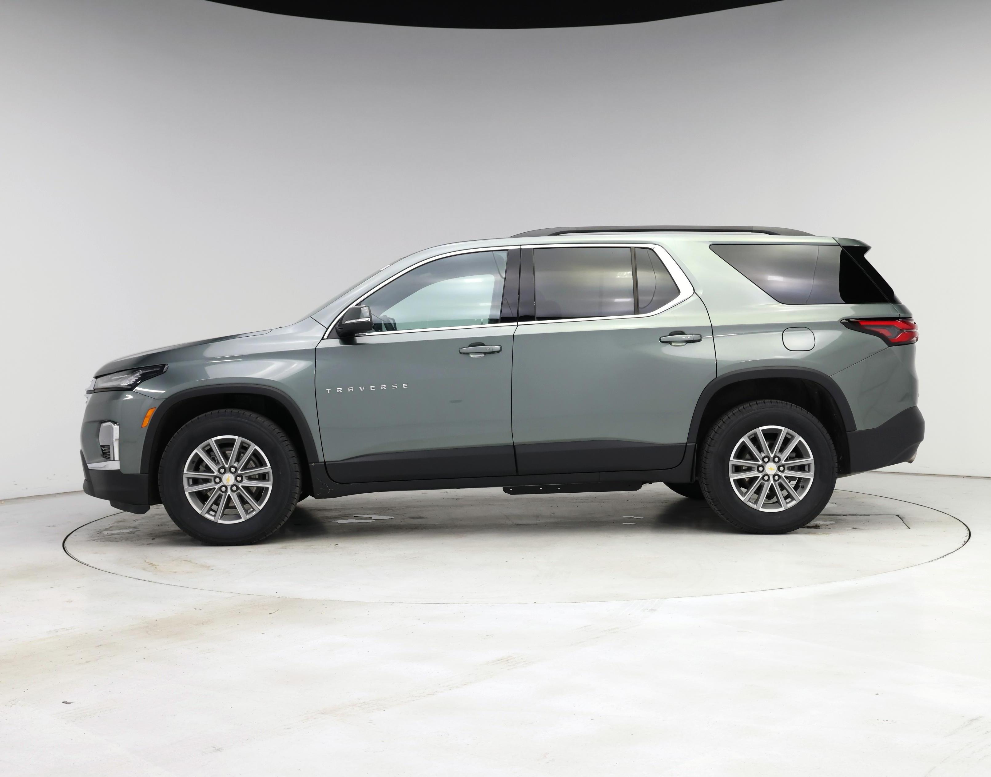Thumbnail: 2023 Chevrolet Traverse - 3