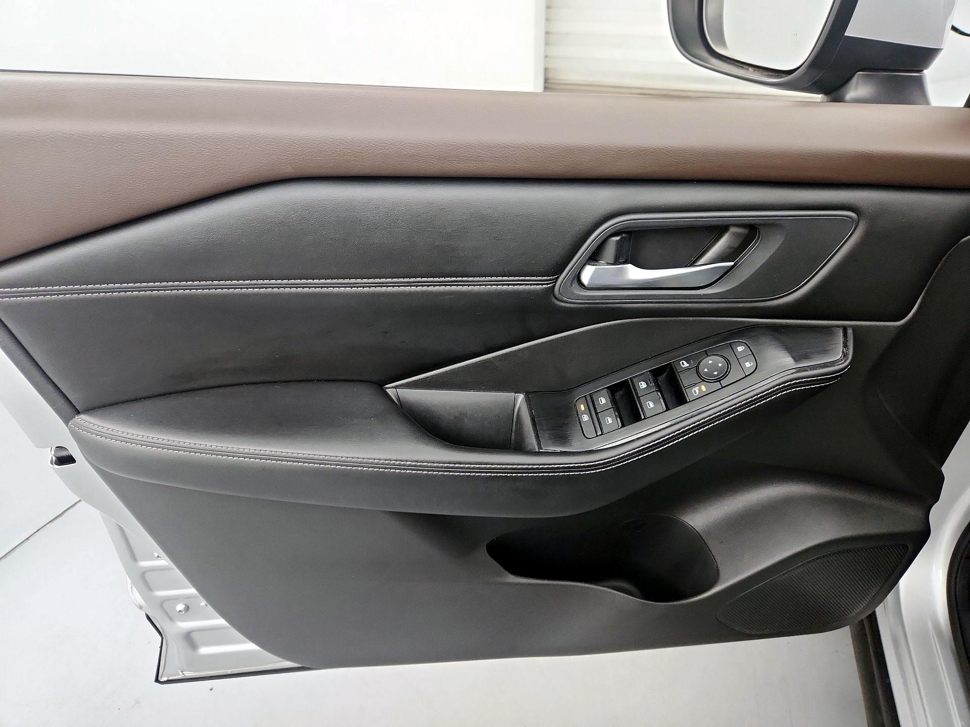 Thumbnail: 2023 Nissan Rogue - 12