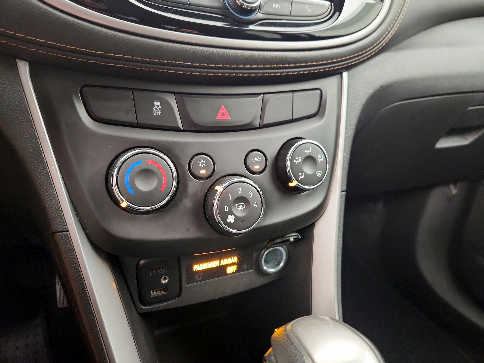 Thumbnail: 2022 Chevrolet Trax - 16
