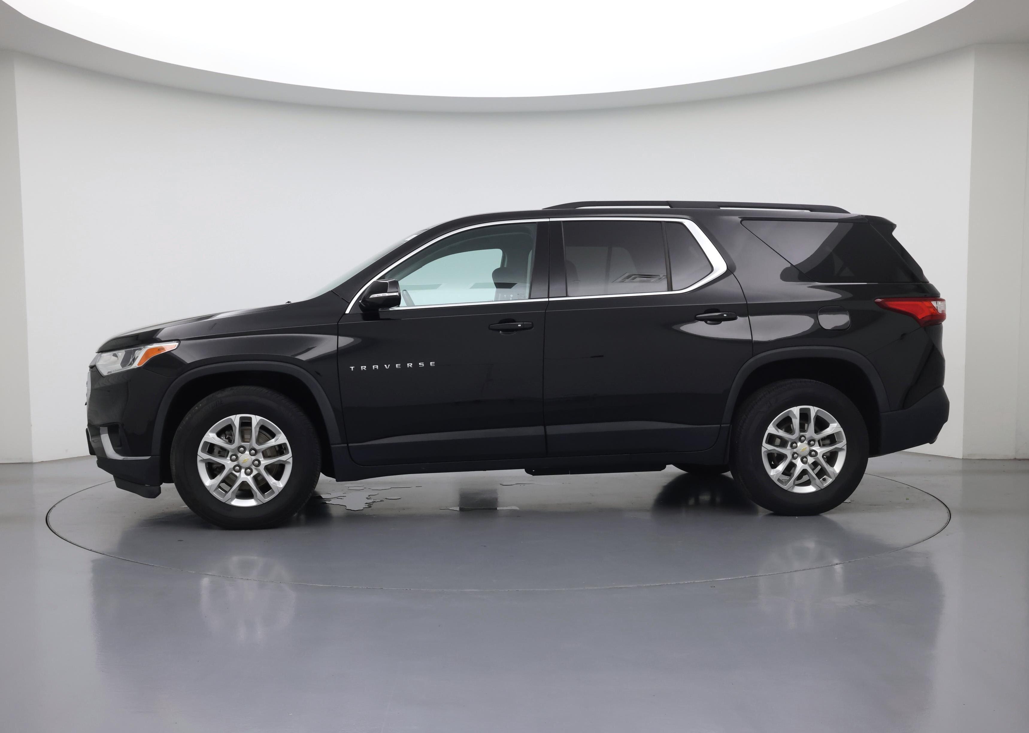 Thumbnail: 2020 Chevrolet Traverse - 3