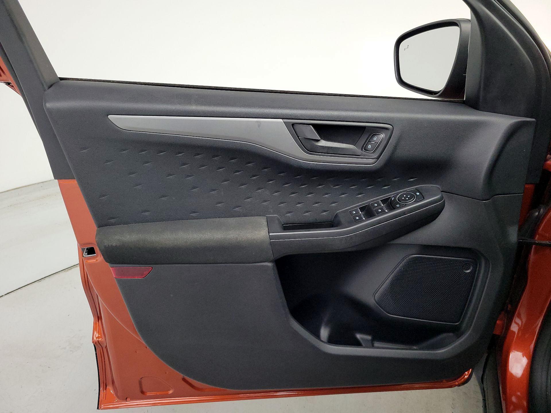 Thumbnail: 2020 Ford Escape - 12