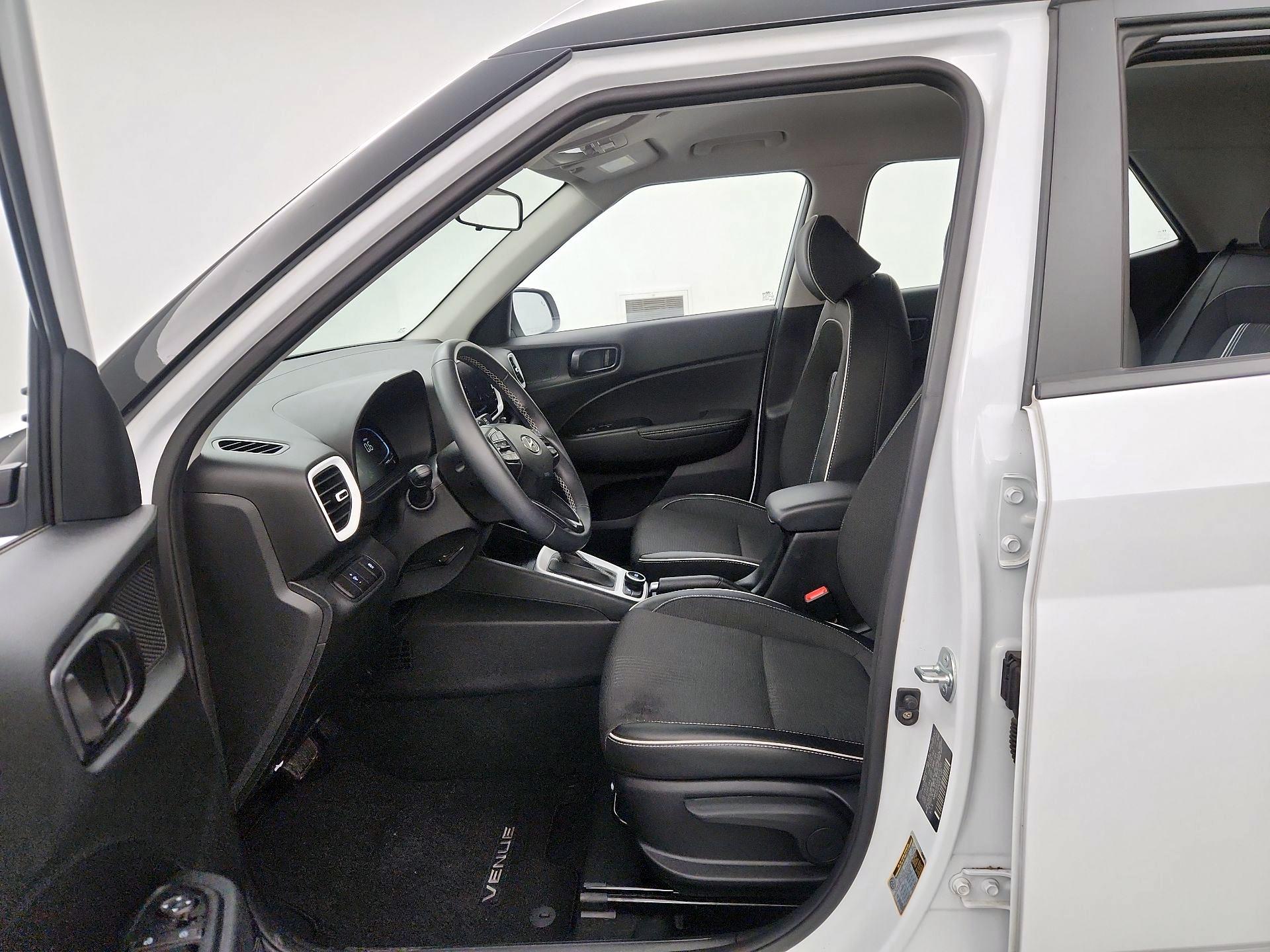 Thumbnail: 2023 Hyundai Venue - 11