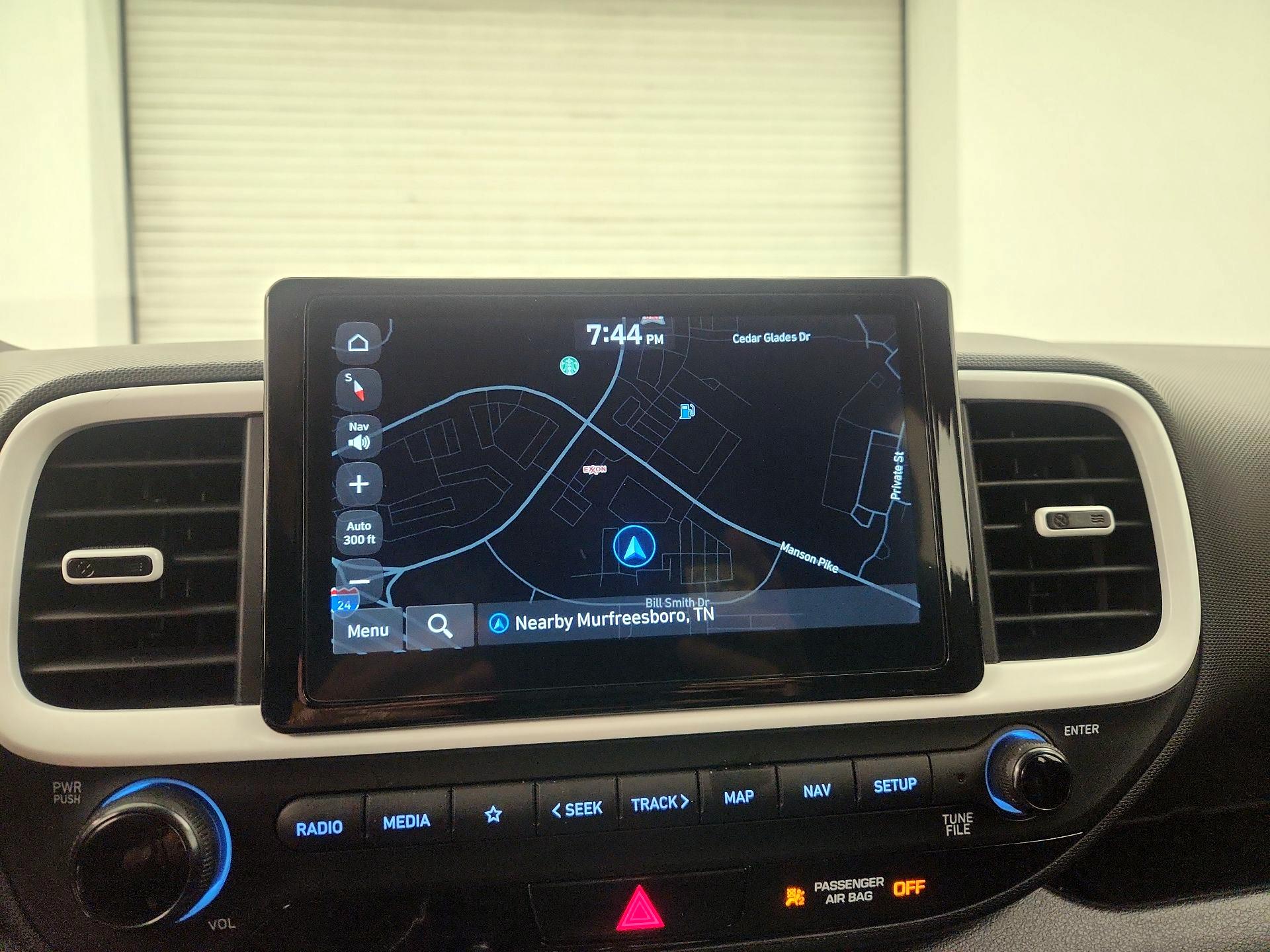 Thumbnail: 2023 Hyundai Venue - 14