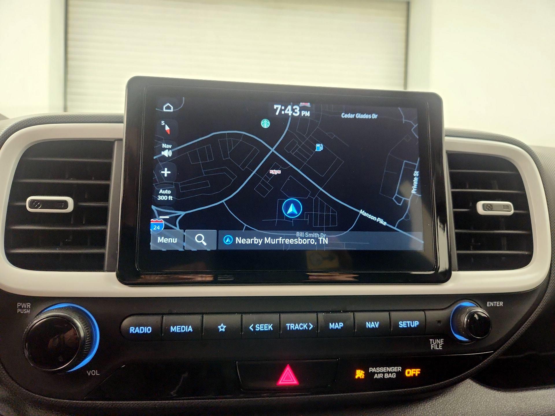 Thumbnail: 2023 Hyundai Venue - 16