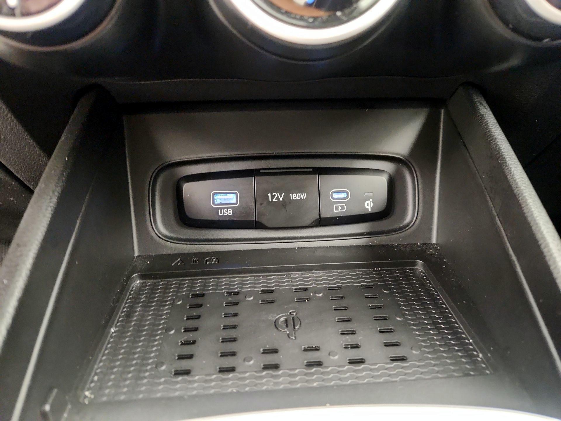 Thumbnail: 2023 Hyundai Venue - 19