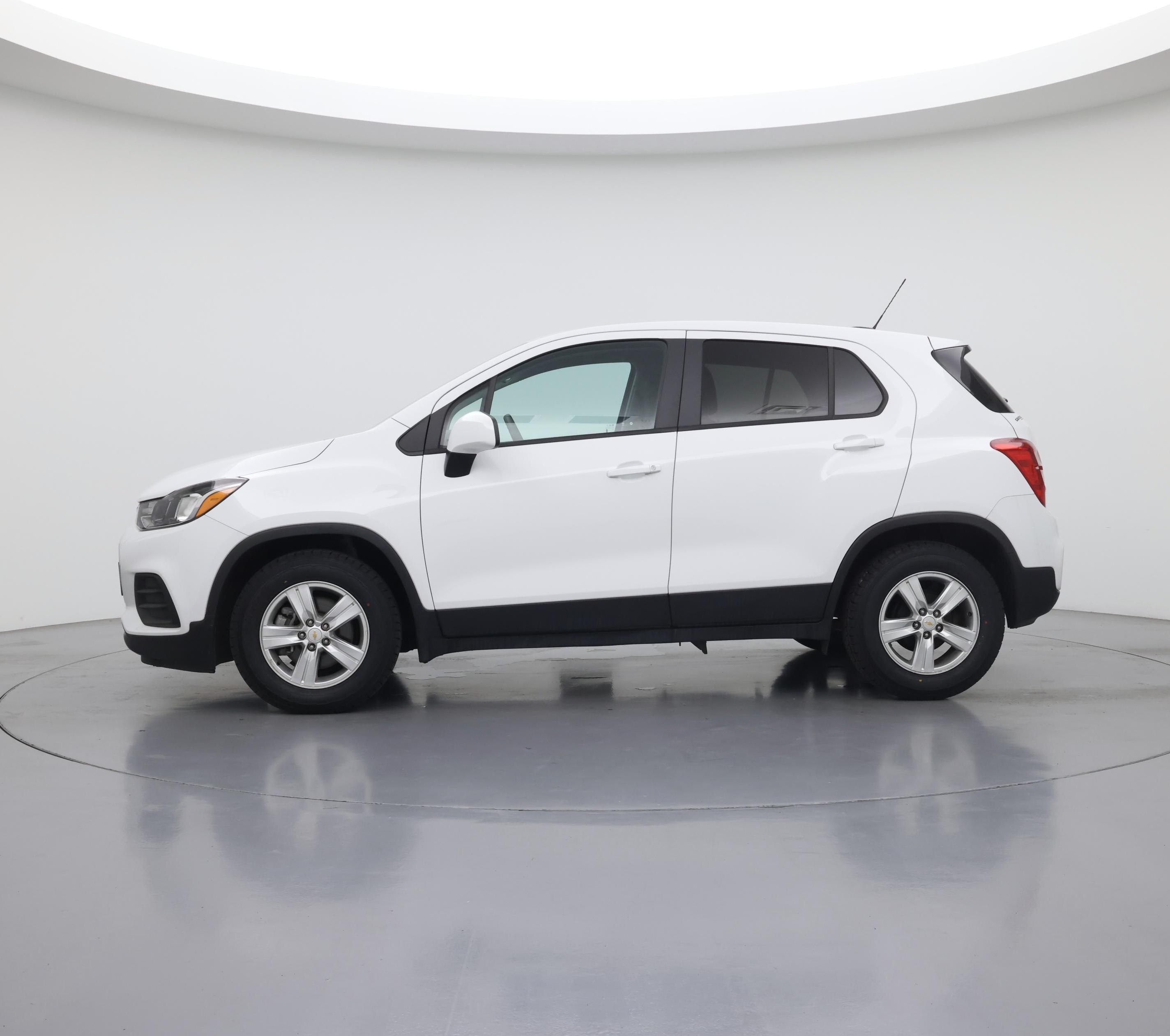 Thumbnail: 2020 Chevrolet Trax - 3