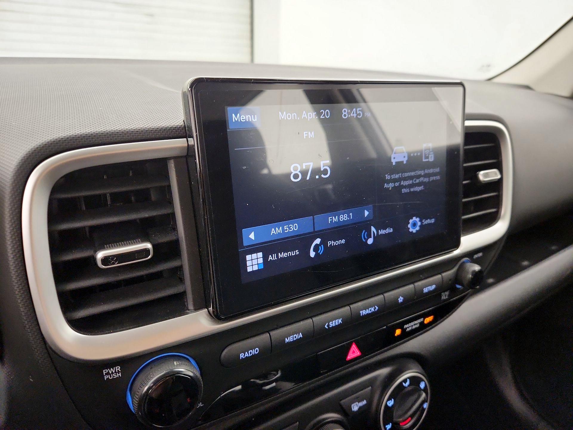 Thumbnail: 2023 Hyundai Venue - 15