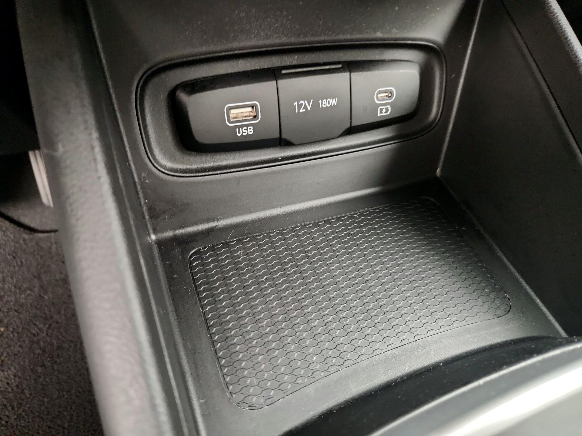 Thumbnail: 2023 Hyundai Venue - 18