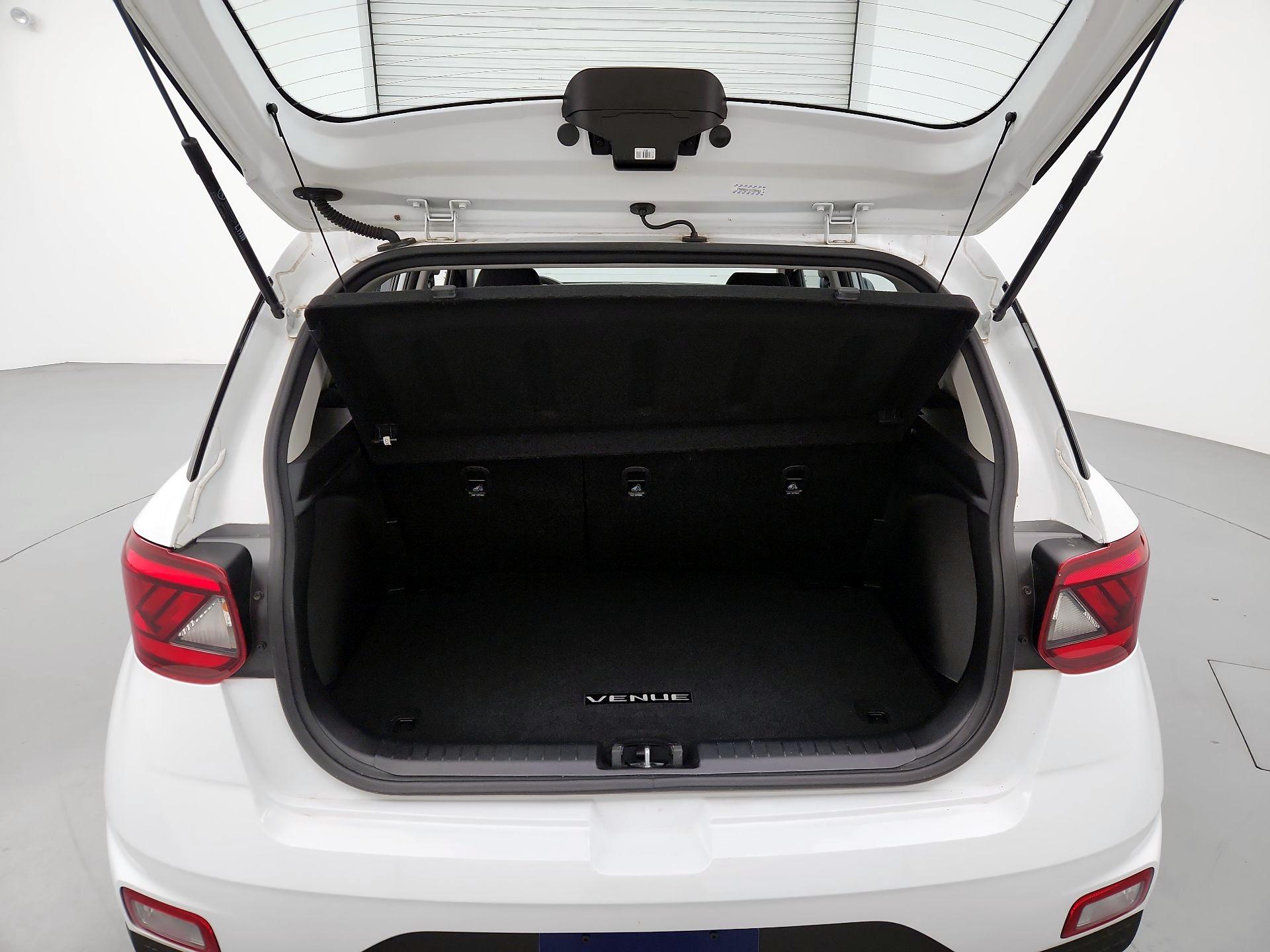 Thumbnail: 2023 Hyundai Venue - 20