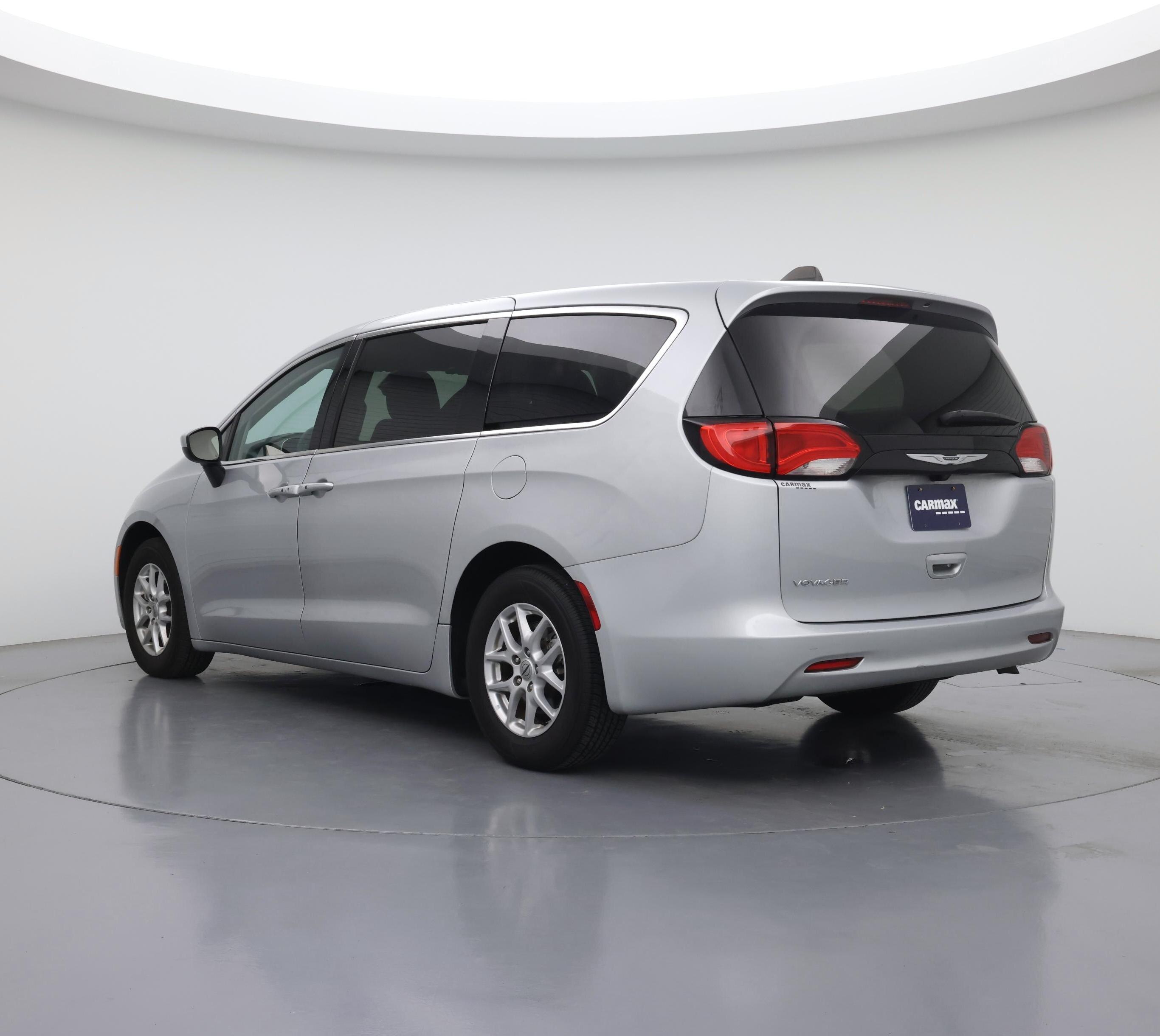 Thumbnail: 2023 Chrysler Voyager - 2