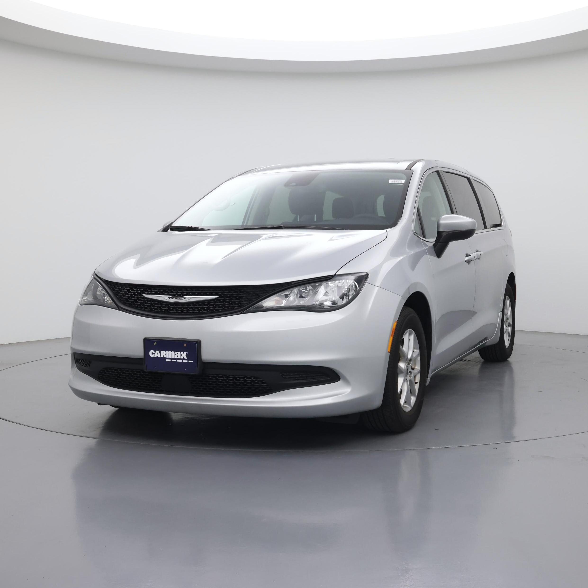 Thumbnail: 2023 Chrysler Voyager - 4