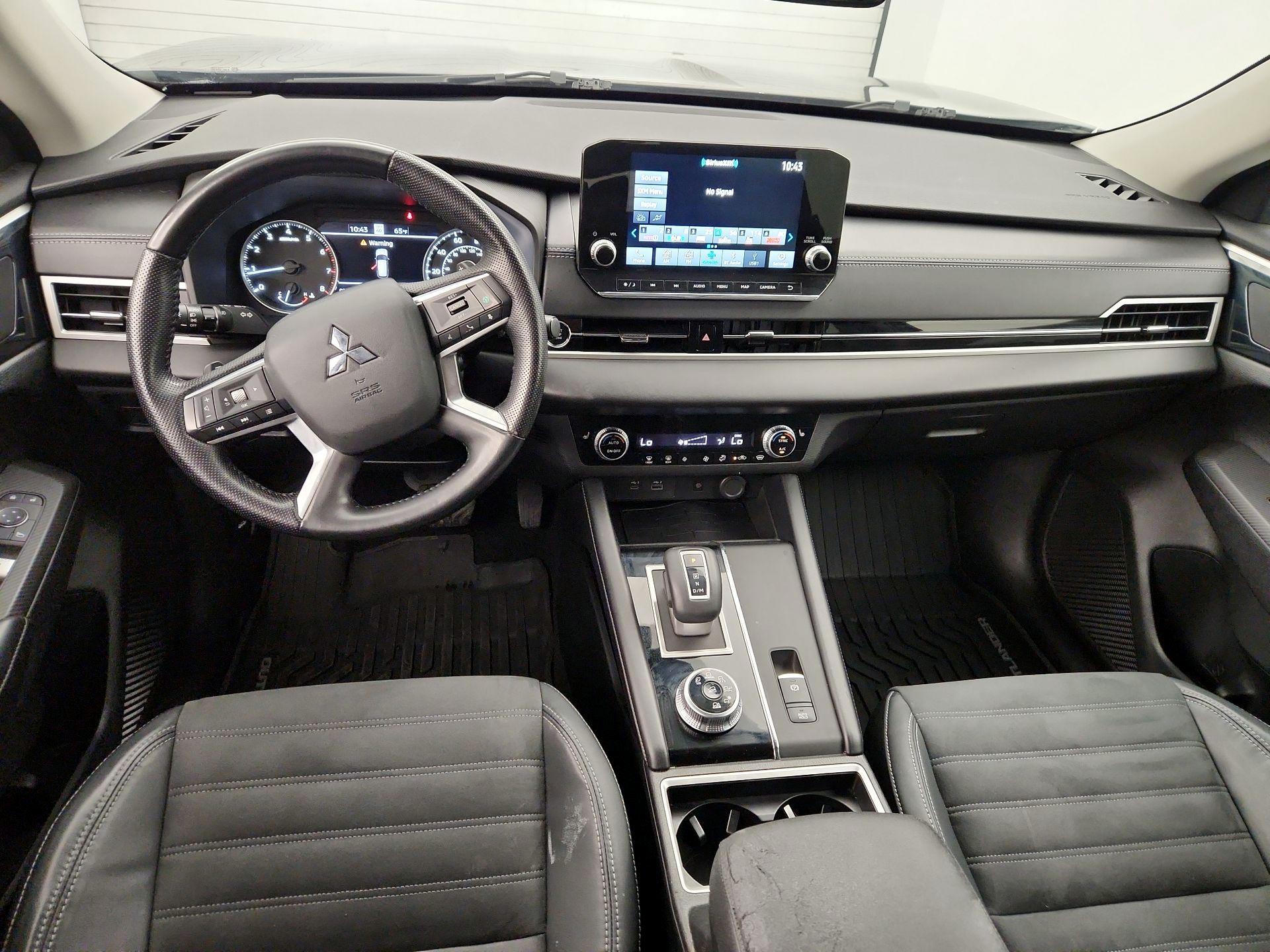 Thumbnail: 2022 Mitsubishi Outlander - 9