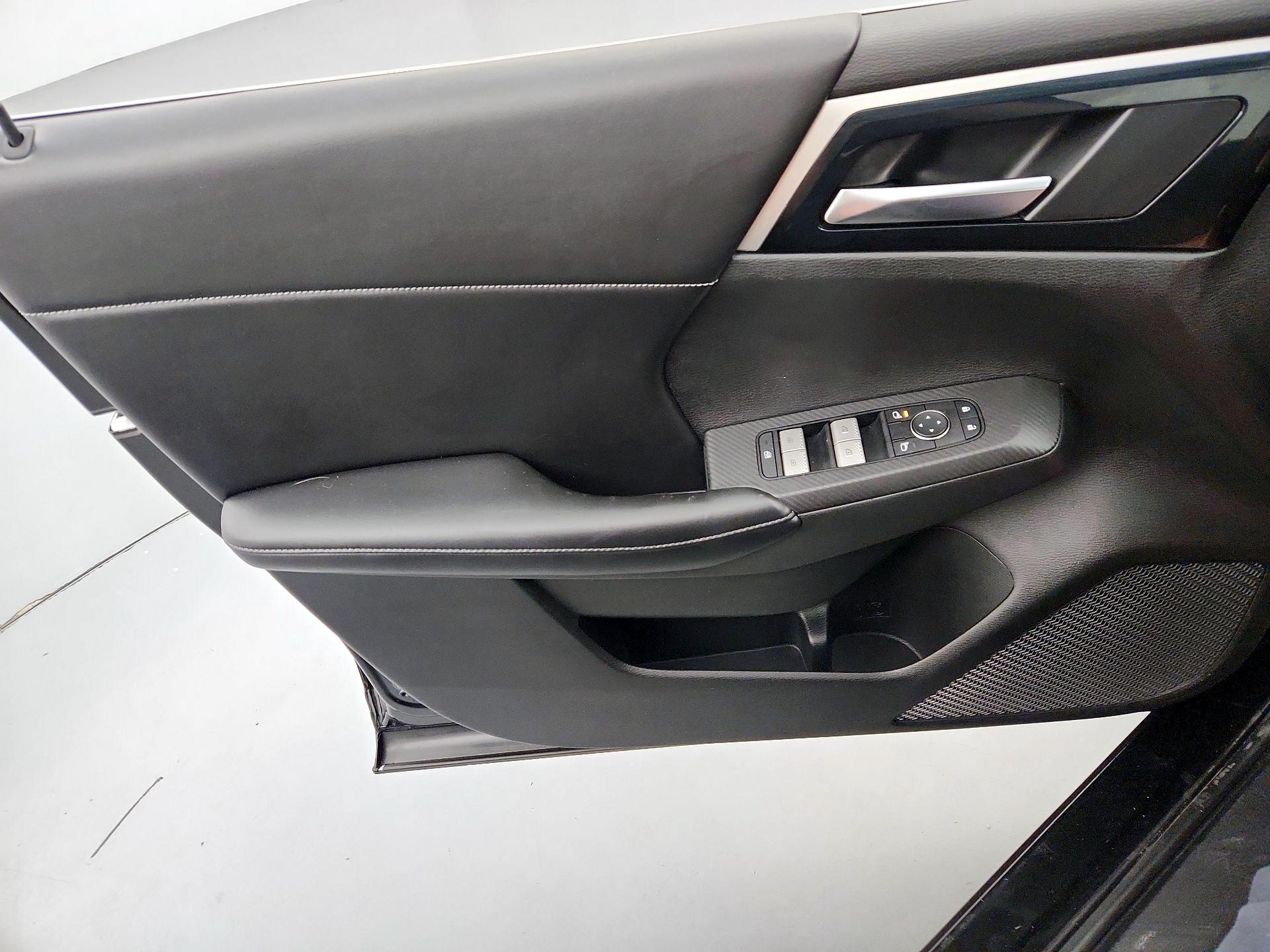 Thumbnail: 2022 Mitsubishi Outlander - 12