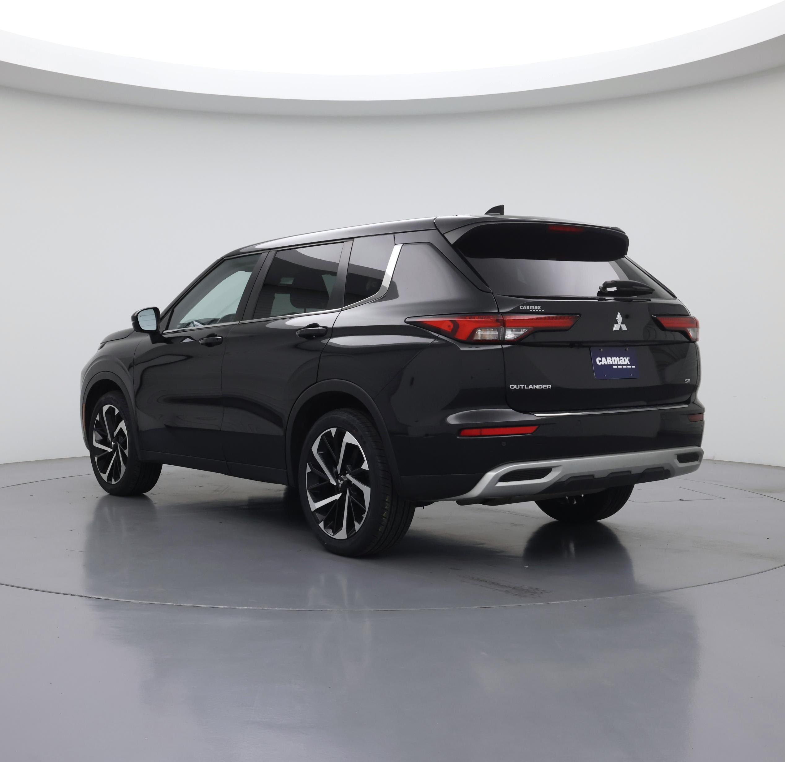 Thumbnail: 2022 Mitsubishi Outlander - 2