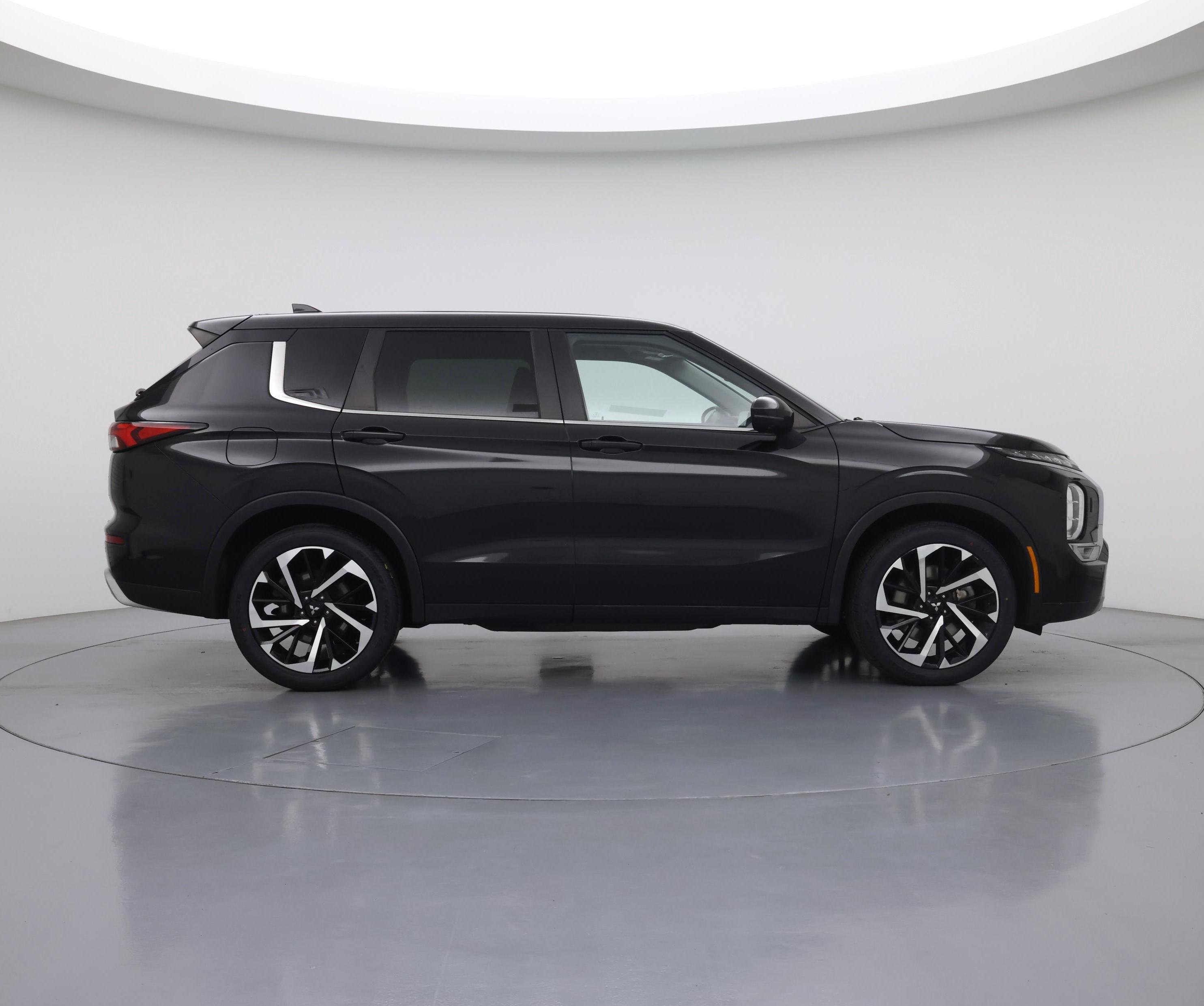 Thumbnail: 2022 Mitsubishi Outlander - 7
