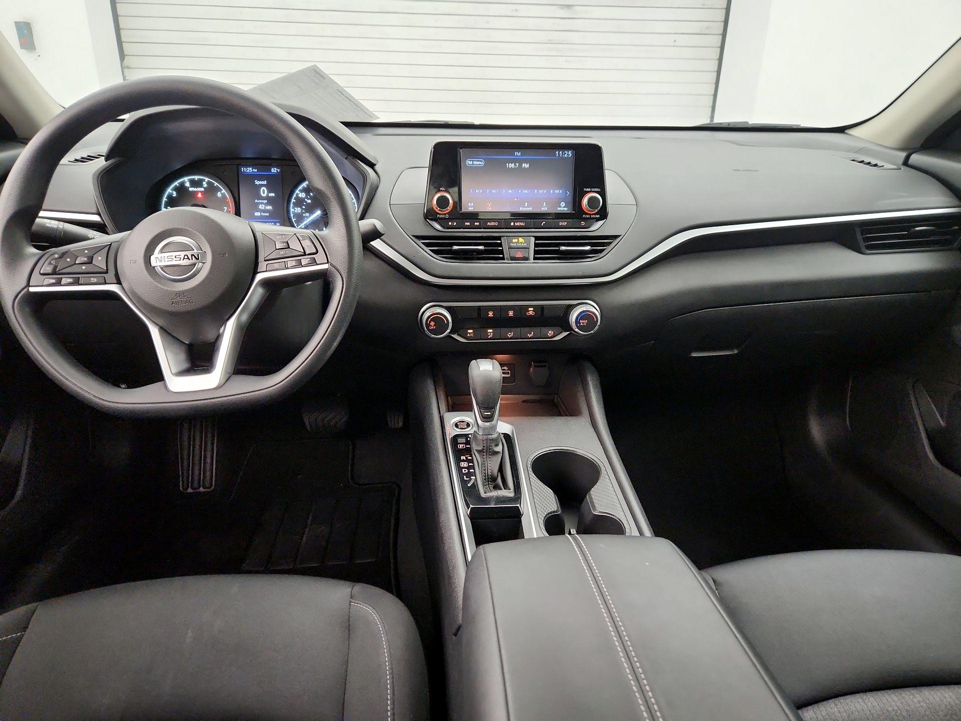 Thumbnail: 2022 Nissan Altima - 9