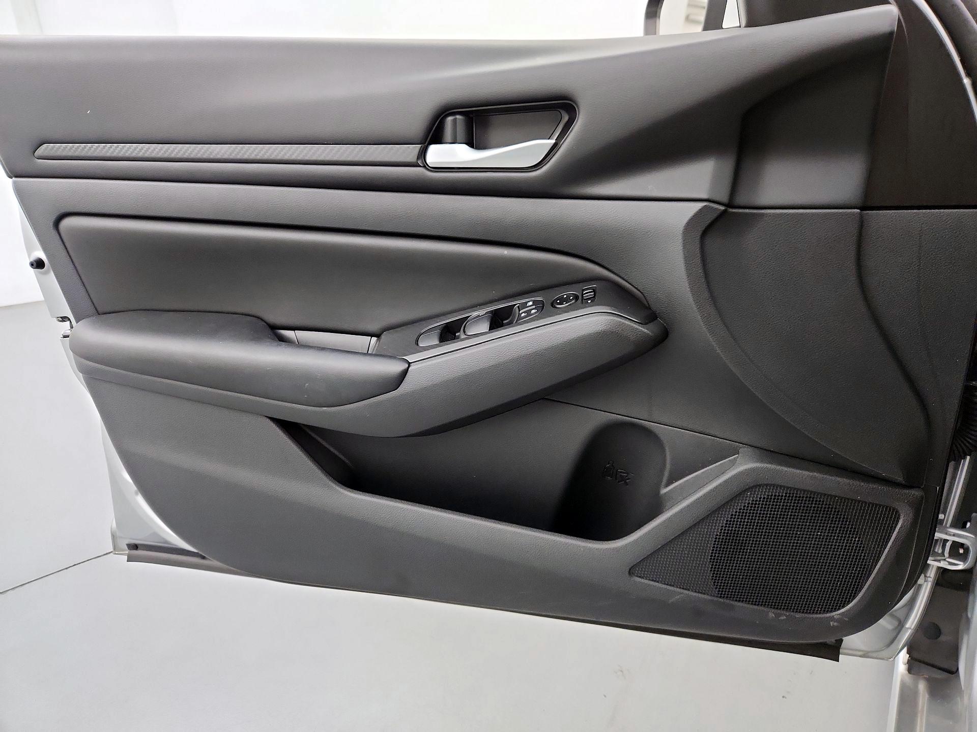 Thumbnail: 2022 Nissan Altima - 12