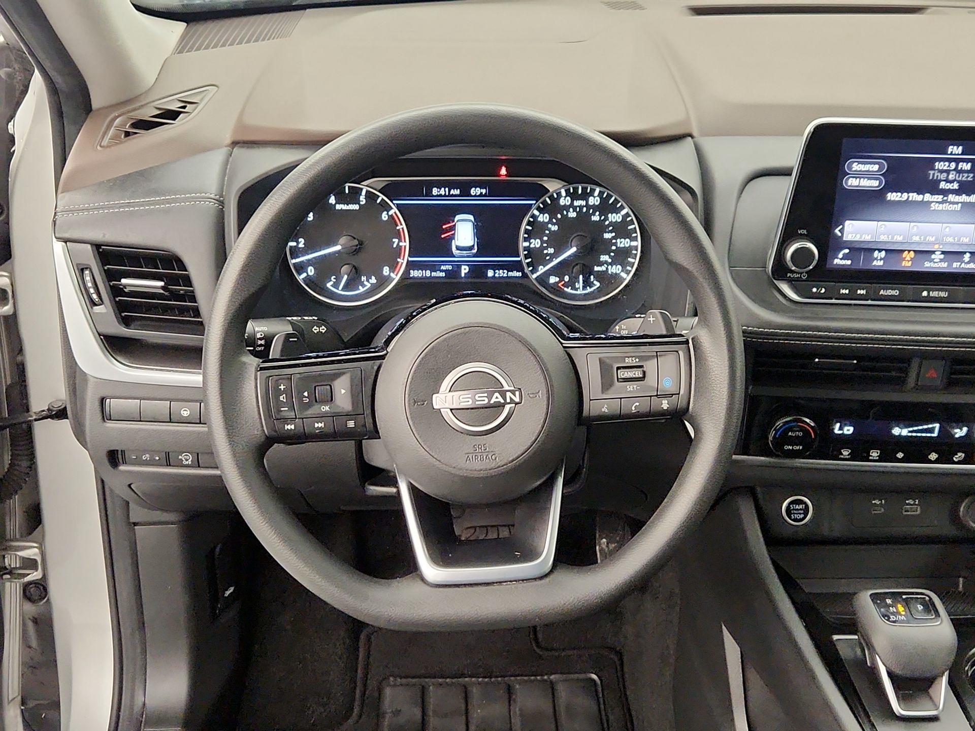 Thumbnail: 2023 Nissan Rogue - 10