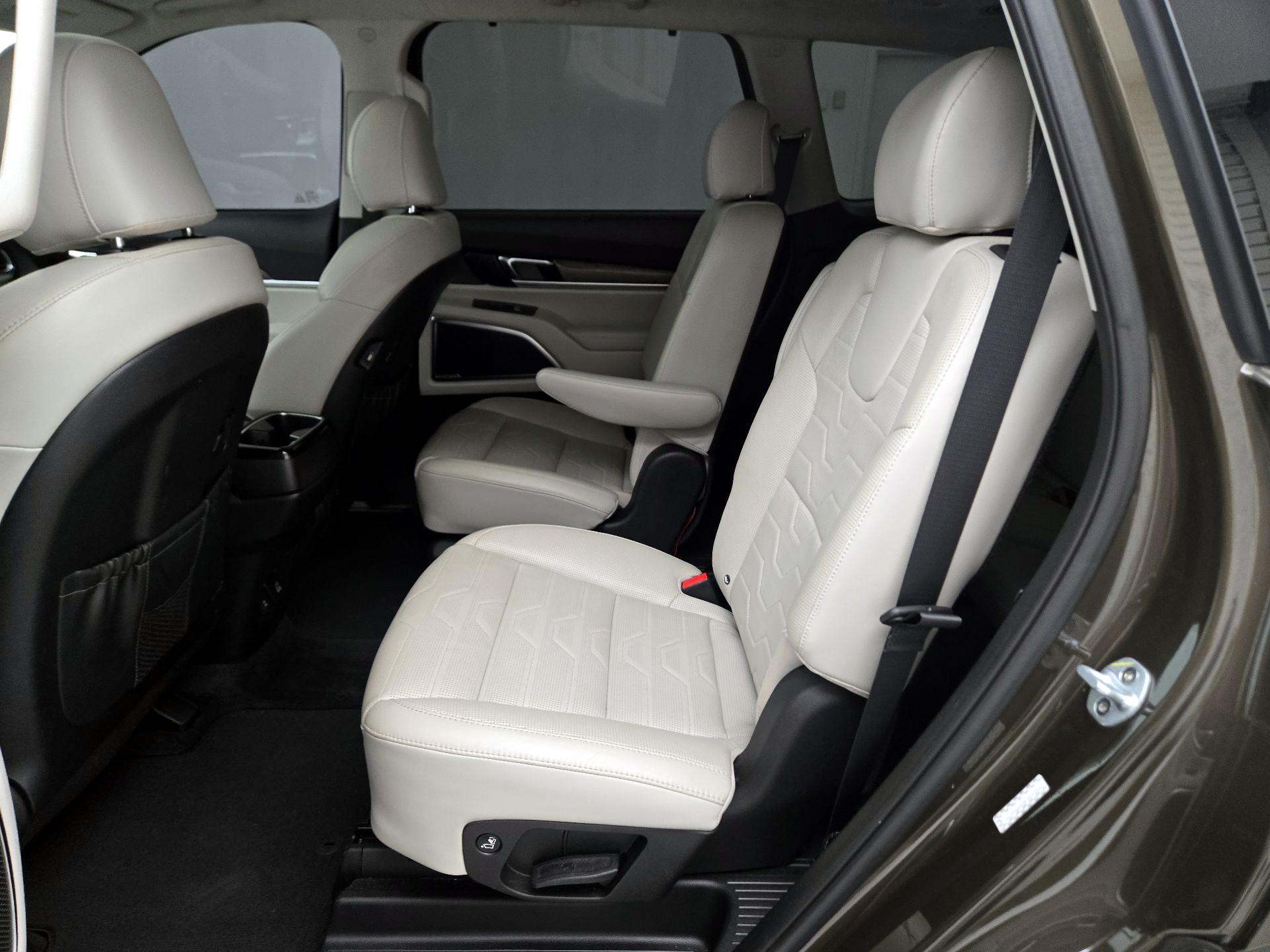 Thumbnail: 2020 Kia Telluride - 20