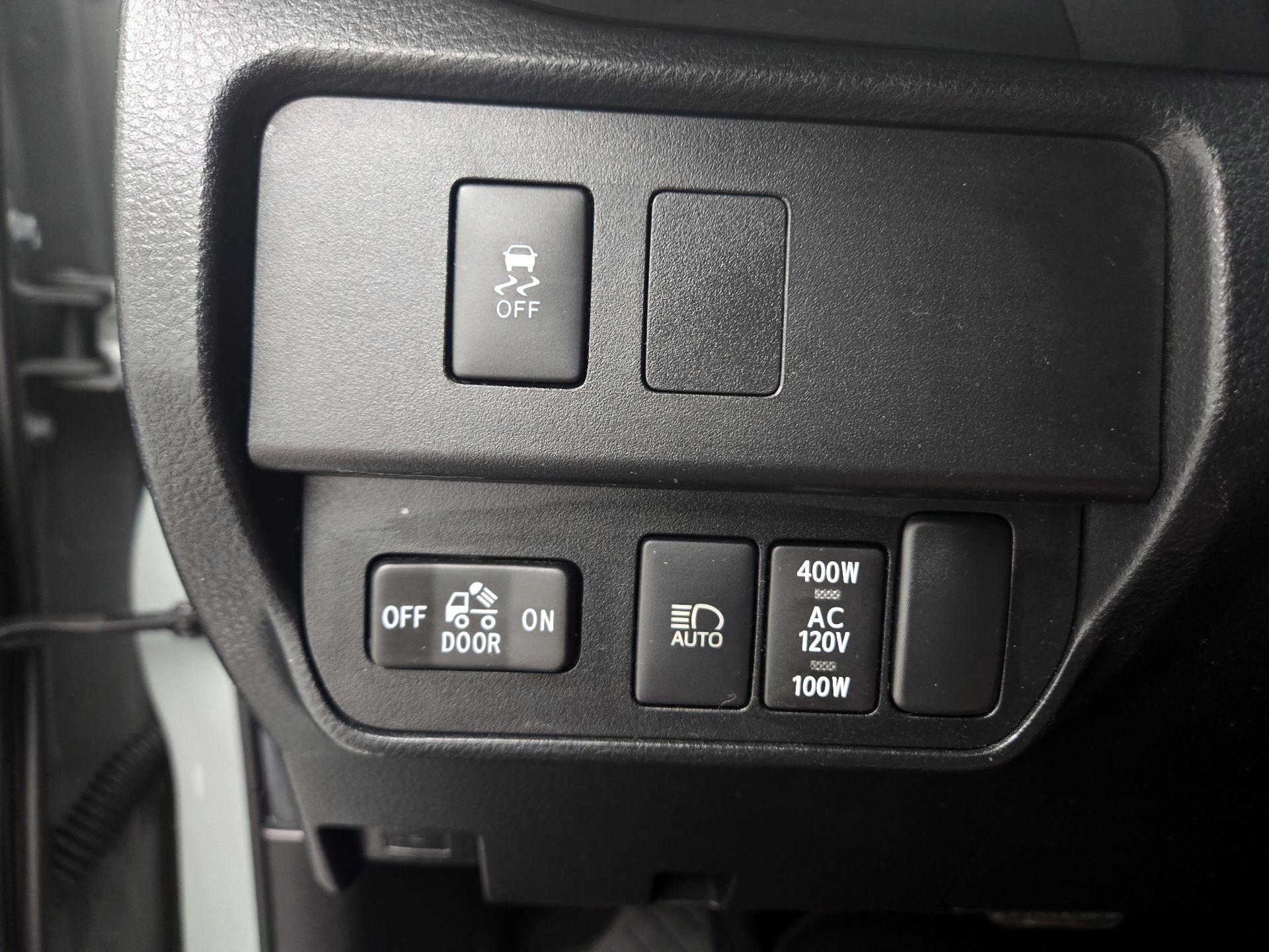 Thumbnail: 2022 Toyota Tacoma - 13